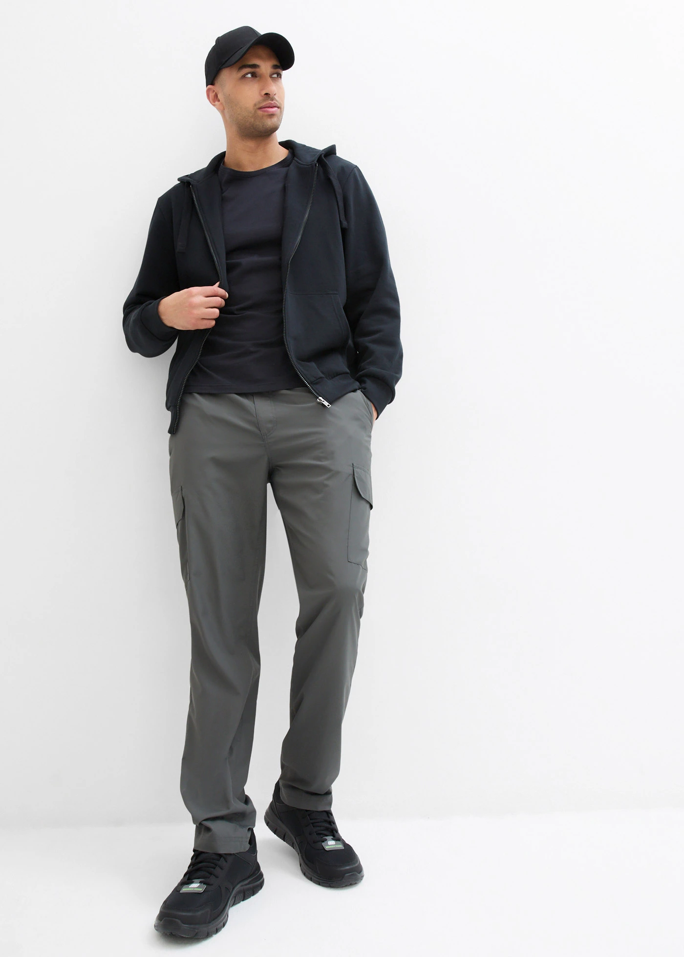 Ultralichte cargo instapbroek met bionic finish, waterafstotend • antraciet • bonprix online shop