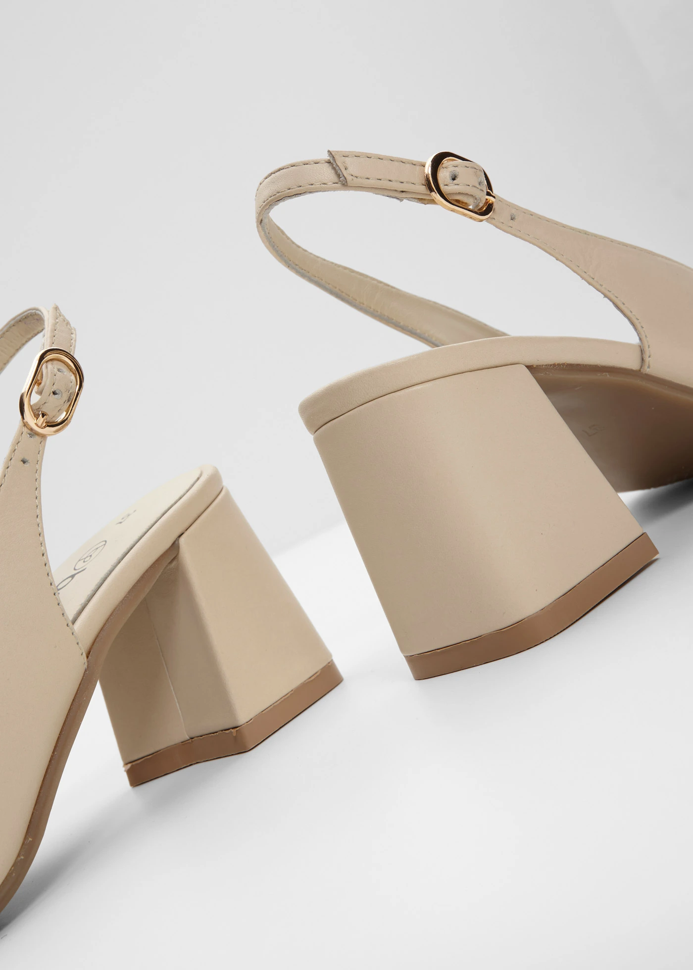 Leren slingback pumps • lichtsand • bonprix online shop