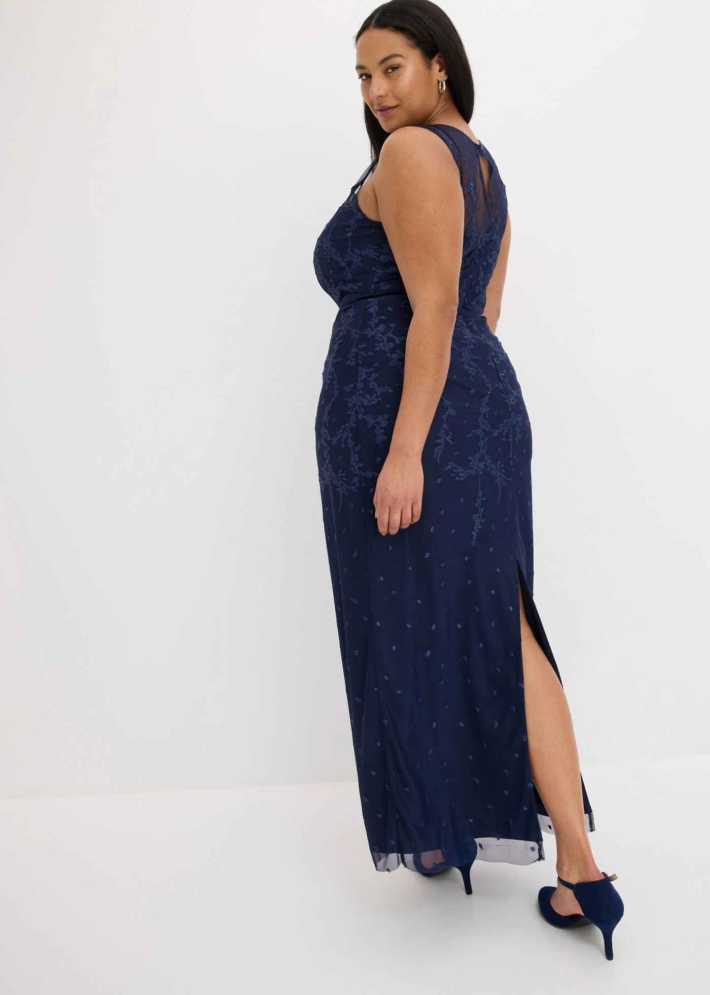 Kanten jurk met borduursel • middernachtblauw plus size • bonprix online shop