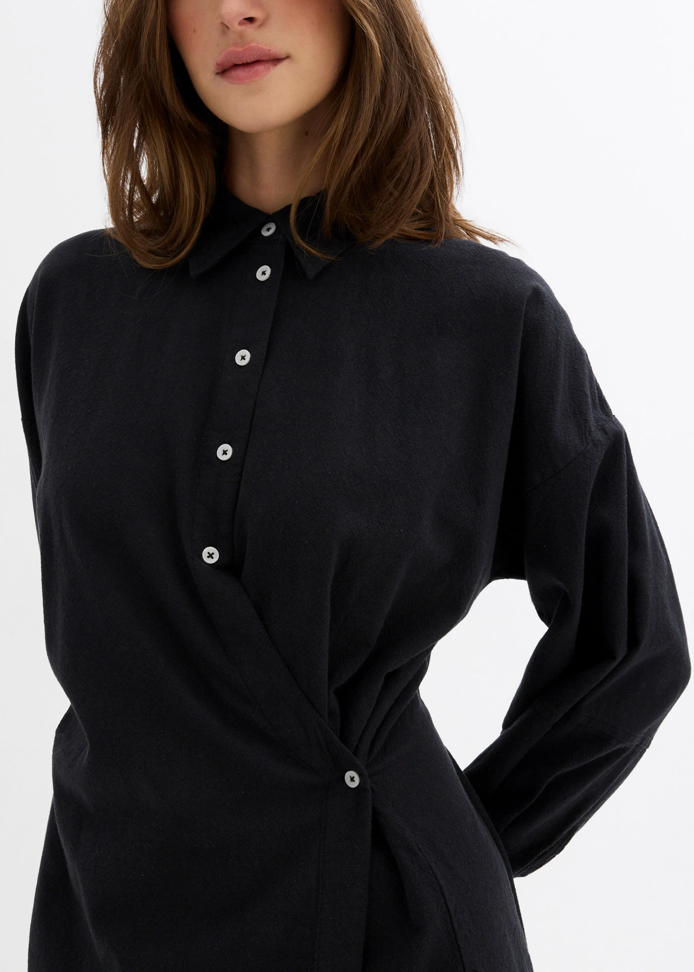 Robe-chemise asymétrique • noir • Boutique bonprix