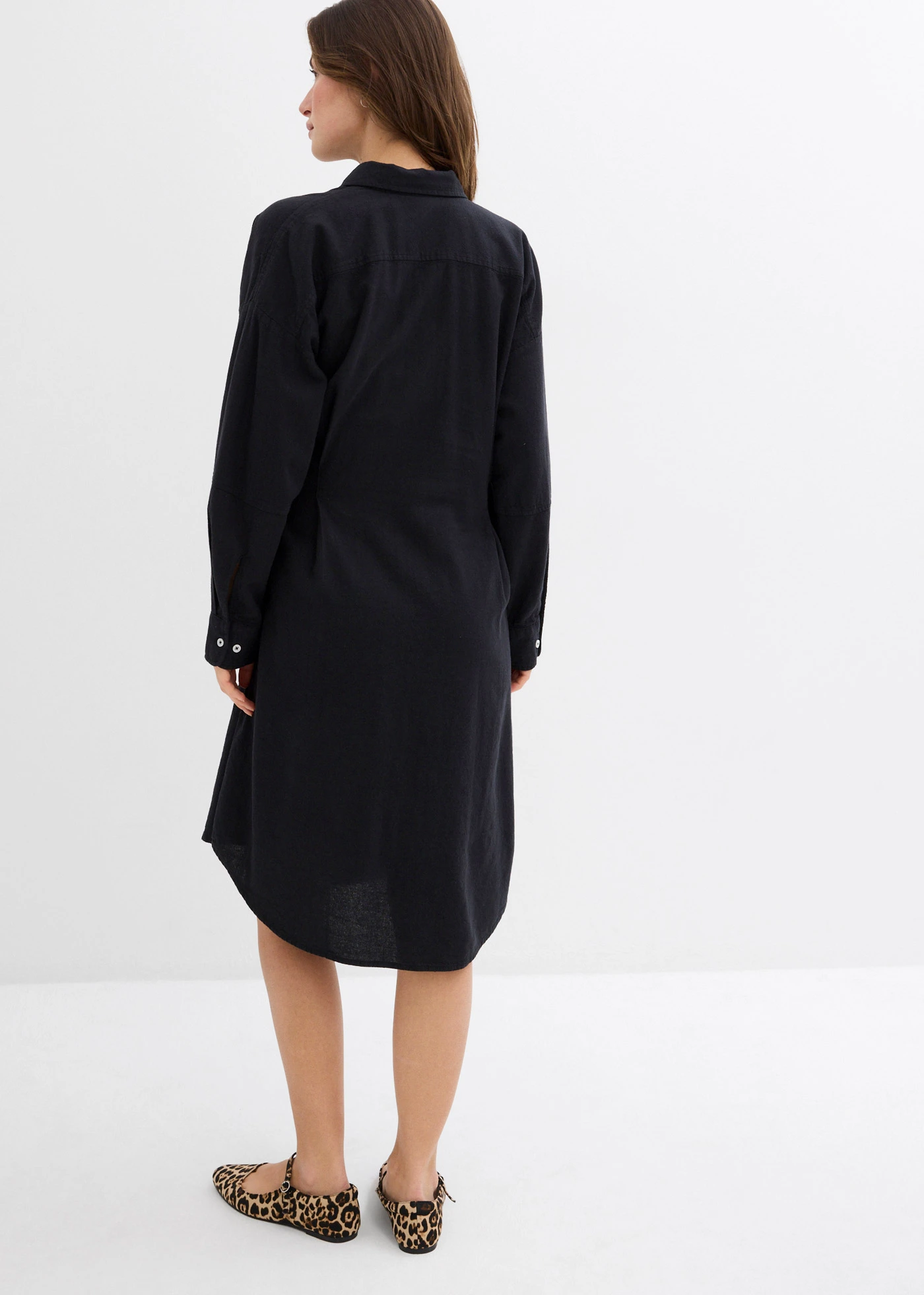 Robe-chemise asymétrique • noir • Boutique bonprix