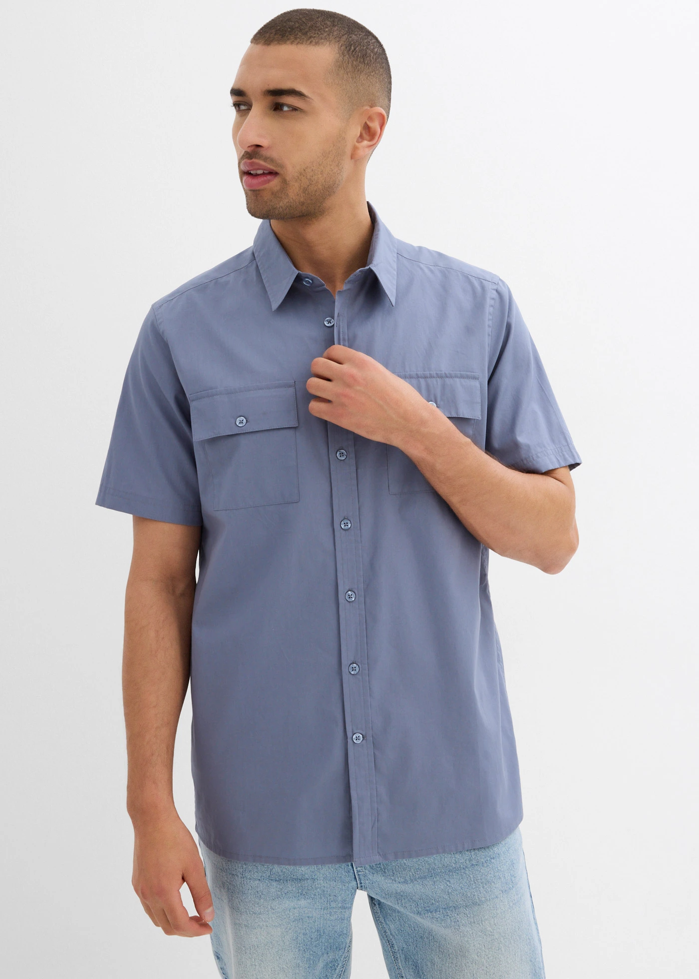 Chemise manches courtes 100 % coton • bleu fumé • Boutique bonprix