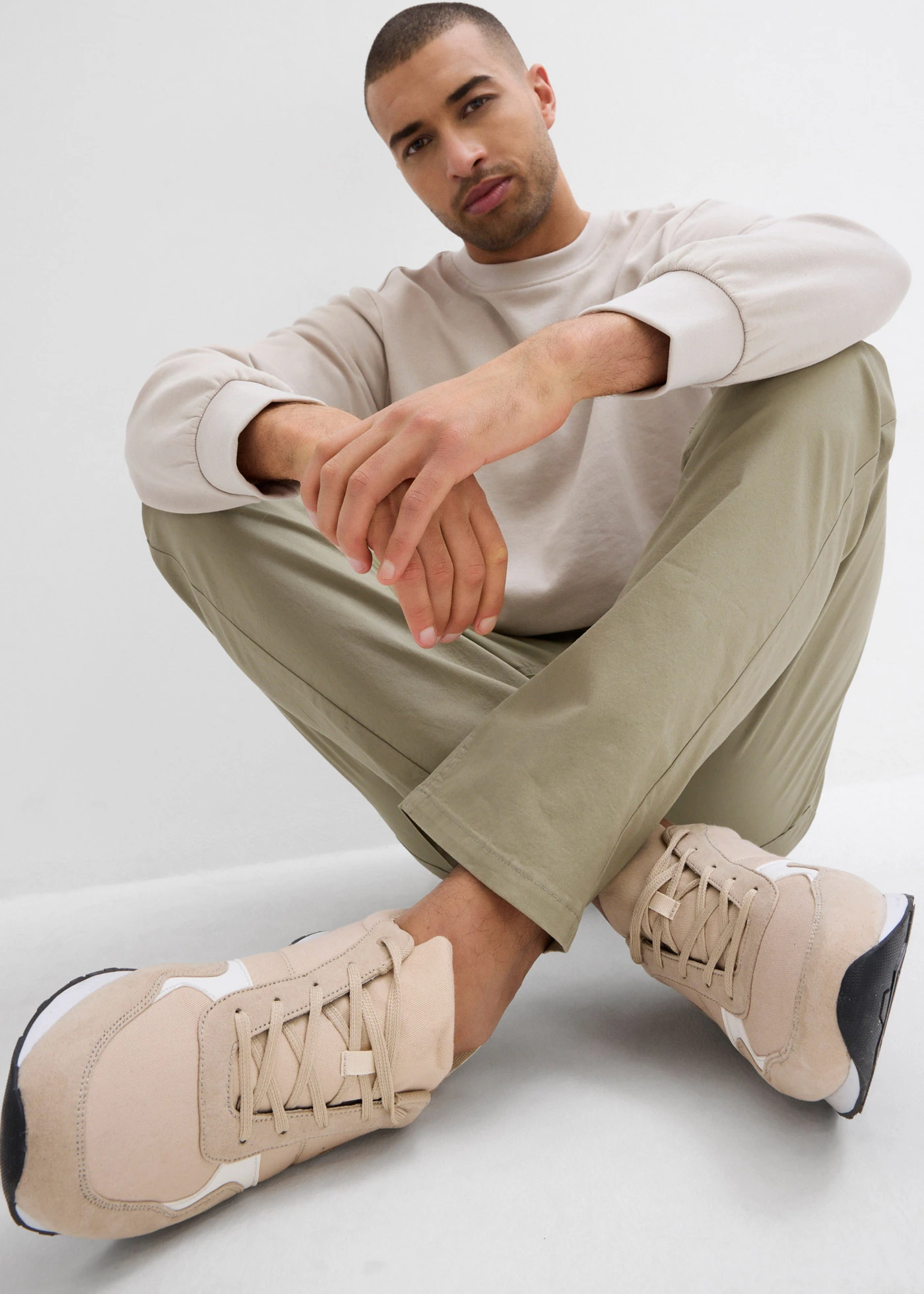 Strečové kalhoty bez zapínání,  Regular Fit, Straight • nová khaki • bonprix obchod