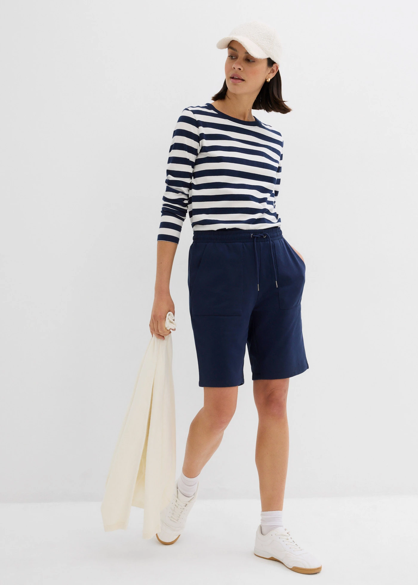 Pantaloni scurți casual cu buzunare • bleumarin • magazin bonprix