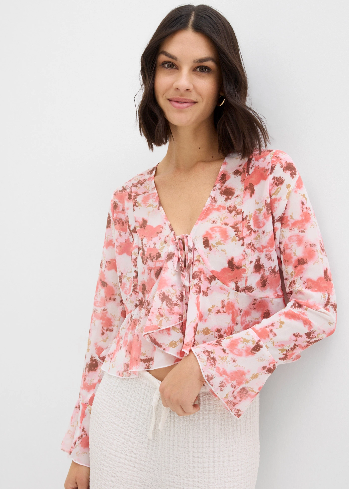 Chiffon blouse met volants • lichtroze-rookroze-wolwit gedessineerd • bonprix online shop