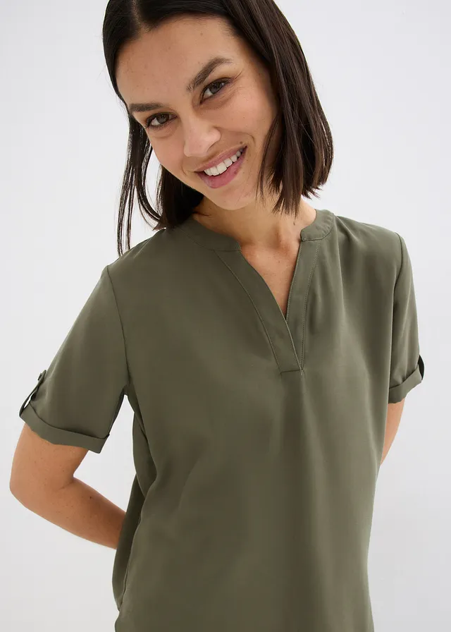 Blouse met korte mouwen van een soepele viscosemix • donkerolijfgroen • product-page.page-title-suffix