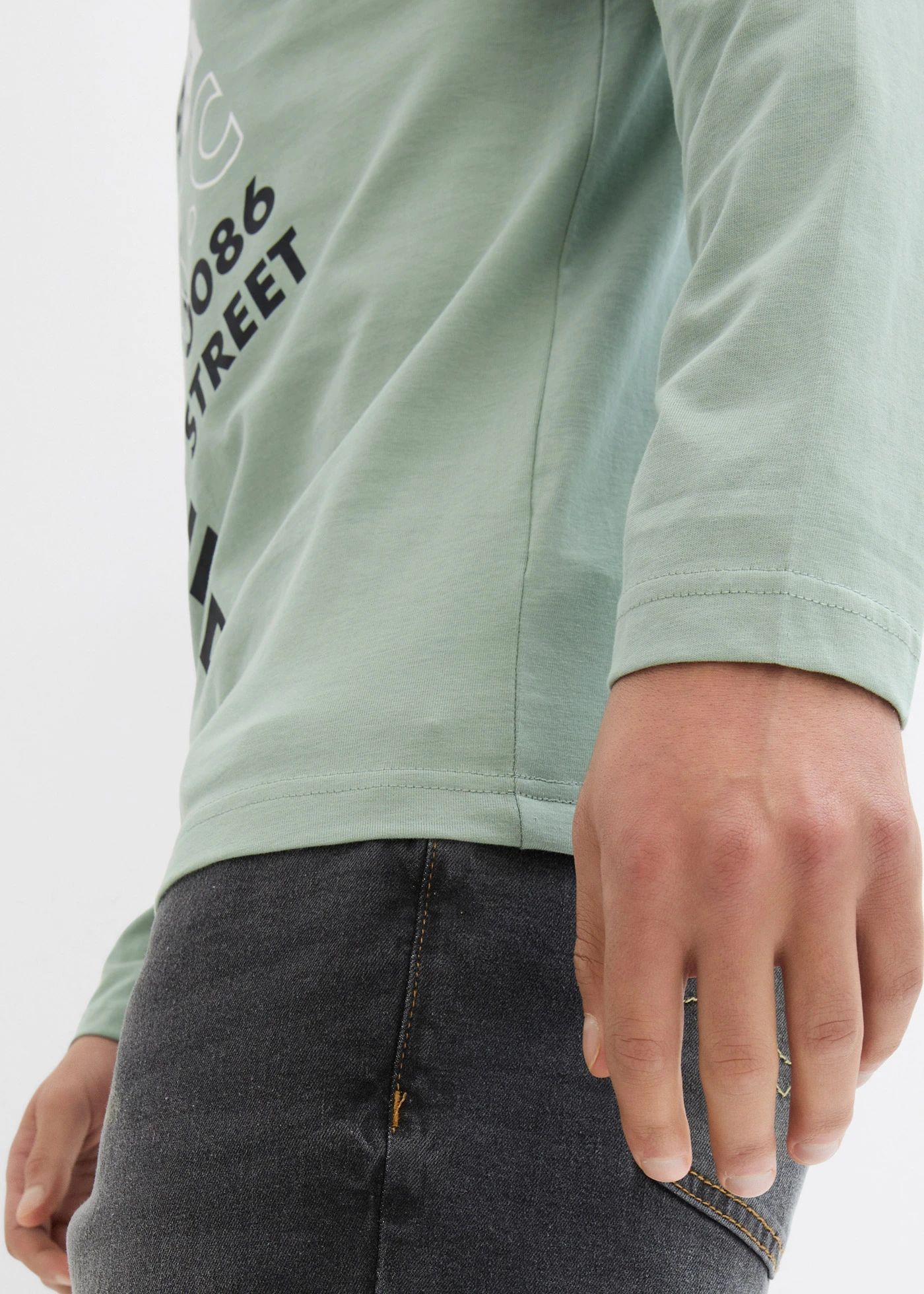 T-shirt manches longues 100% coton • vert fumé • Boutique bonprix