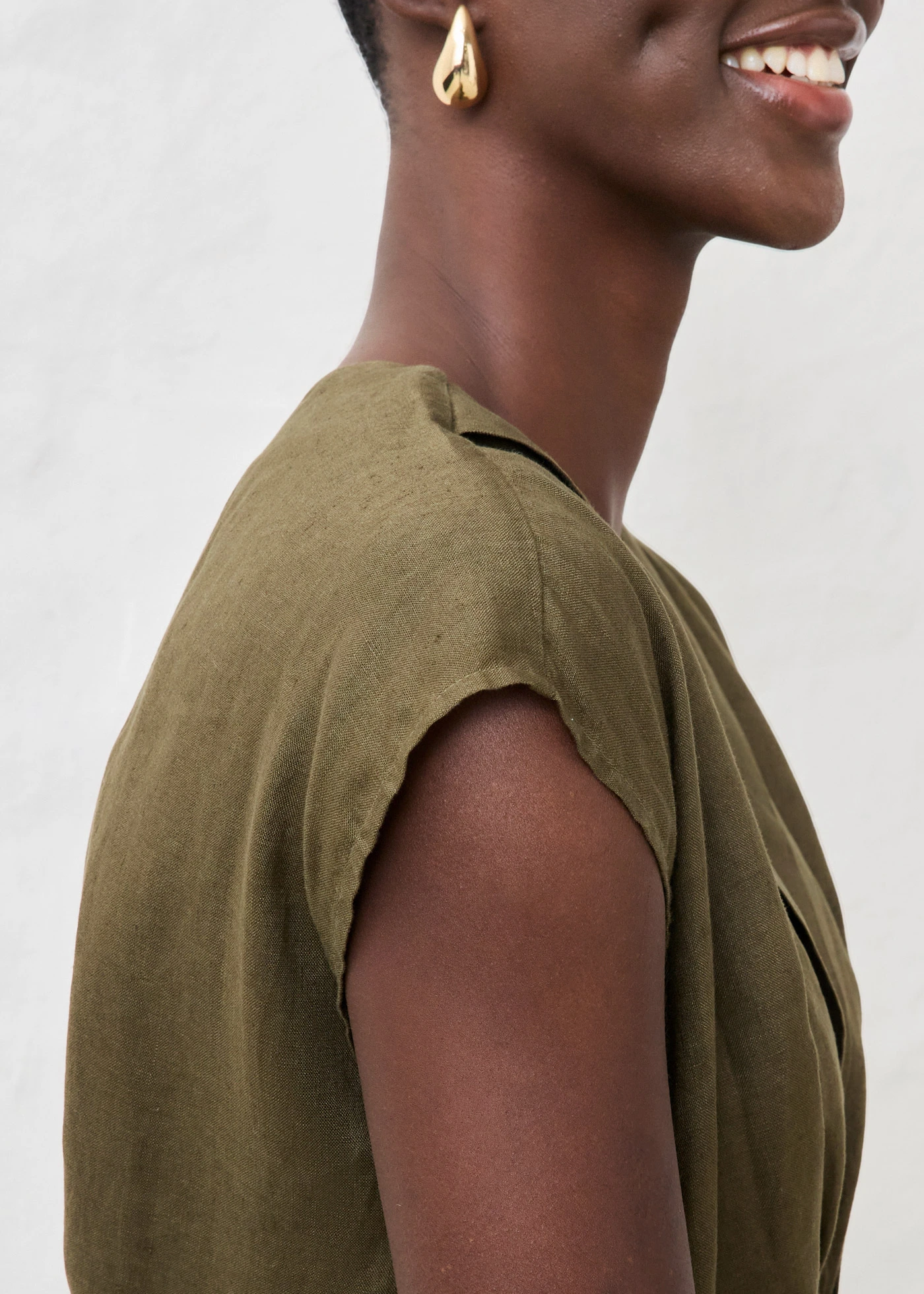 Pouzdrové šaty z čistého lnu • tmavě olivová • bonprix obchod