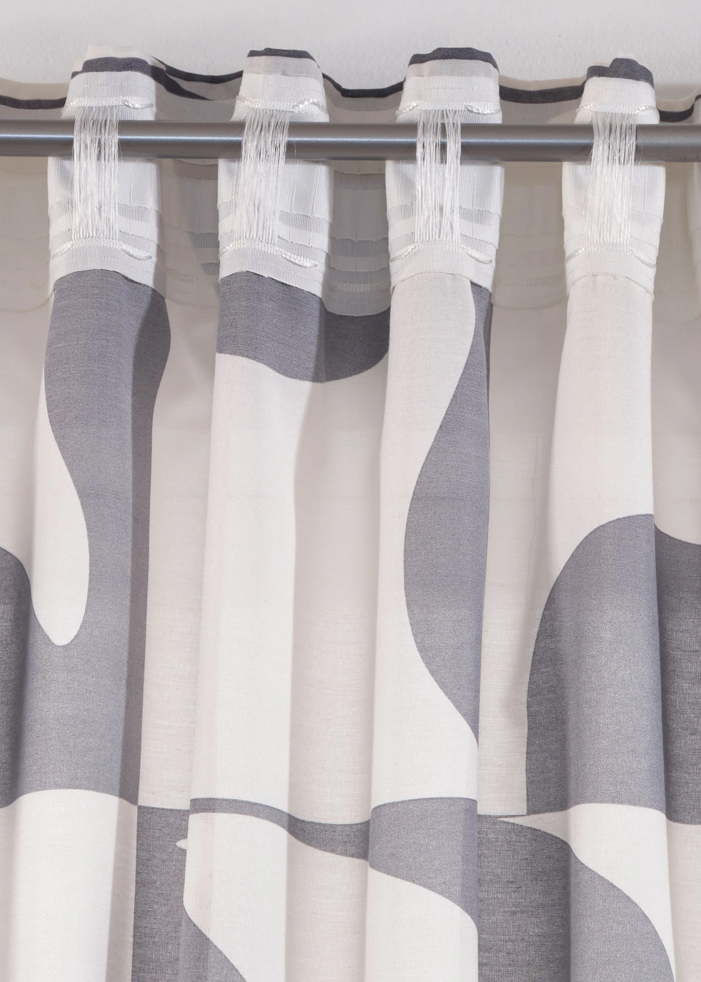 Záclona s grafickým potiskem, z recyklovaného polyesteru (1 ks v balení) • černo-bílá s grafickým vzorem • bonprix obchod