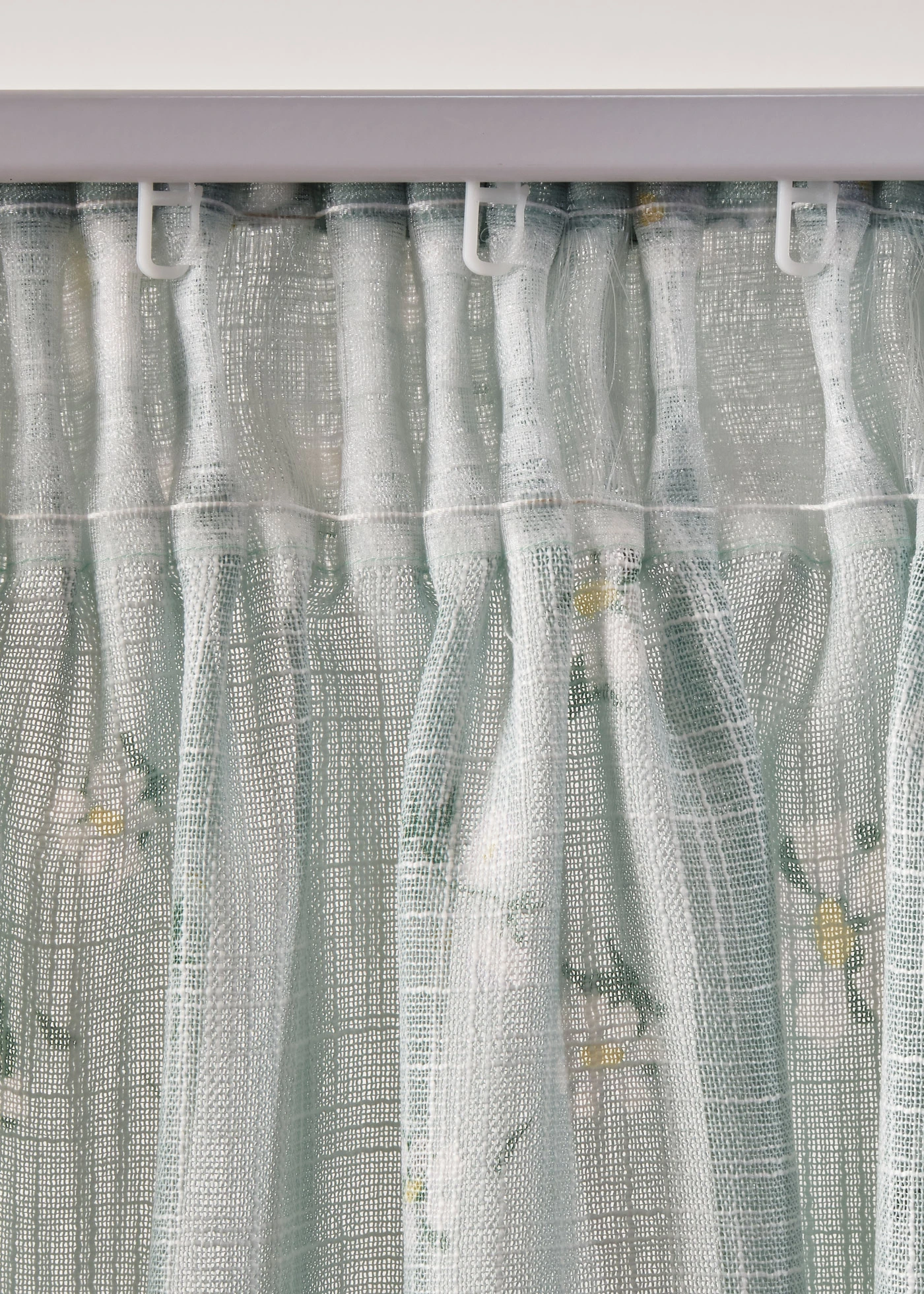 Draperie din poliester reciclat cu imprimeu floral (1 buc.) • verde-tei-alb • magazin bonprix