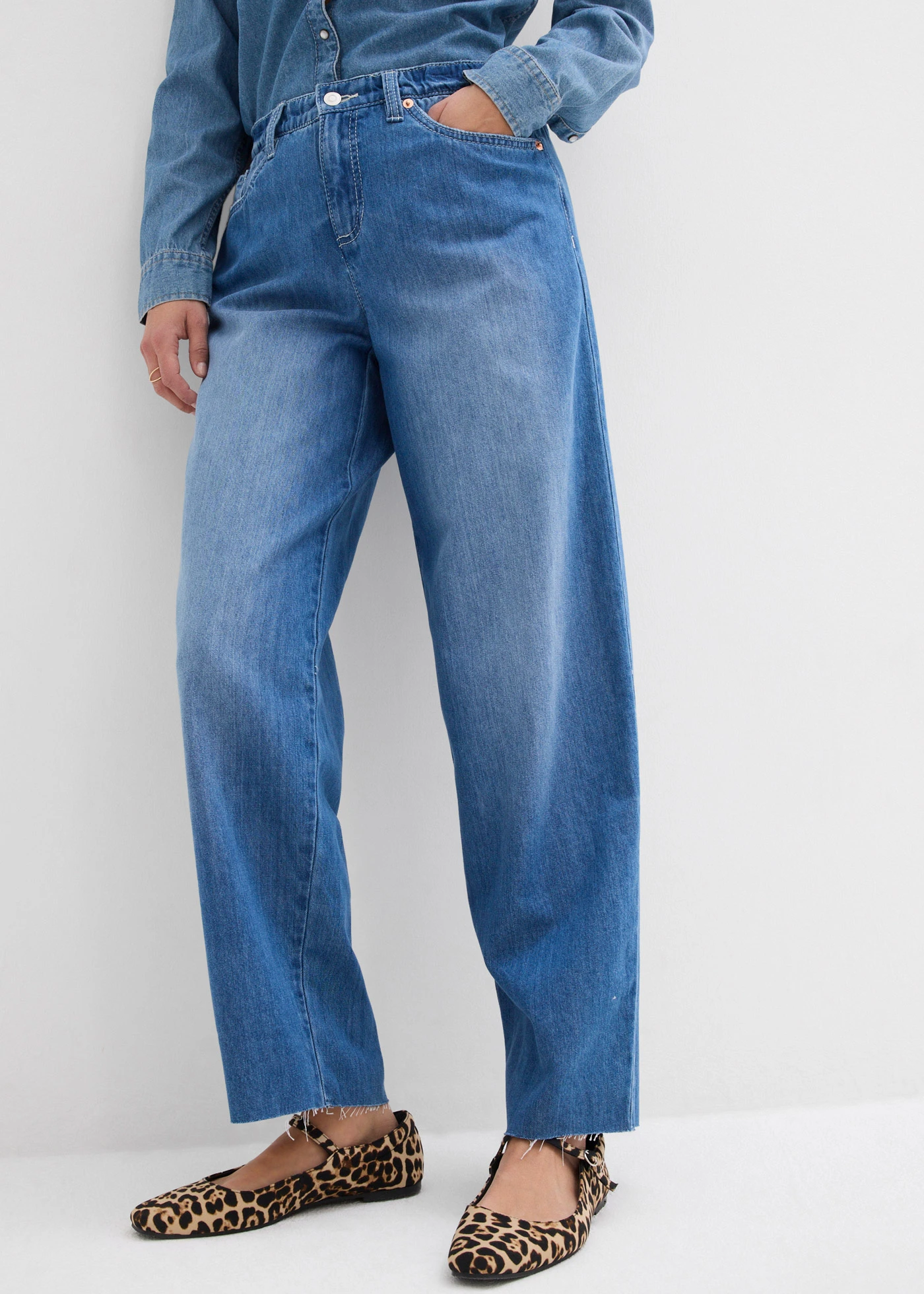 Baggy jeans, mid waist, soft • lichtblauw denim used • bonprix online shop