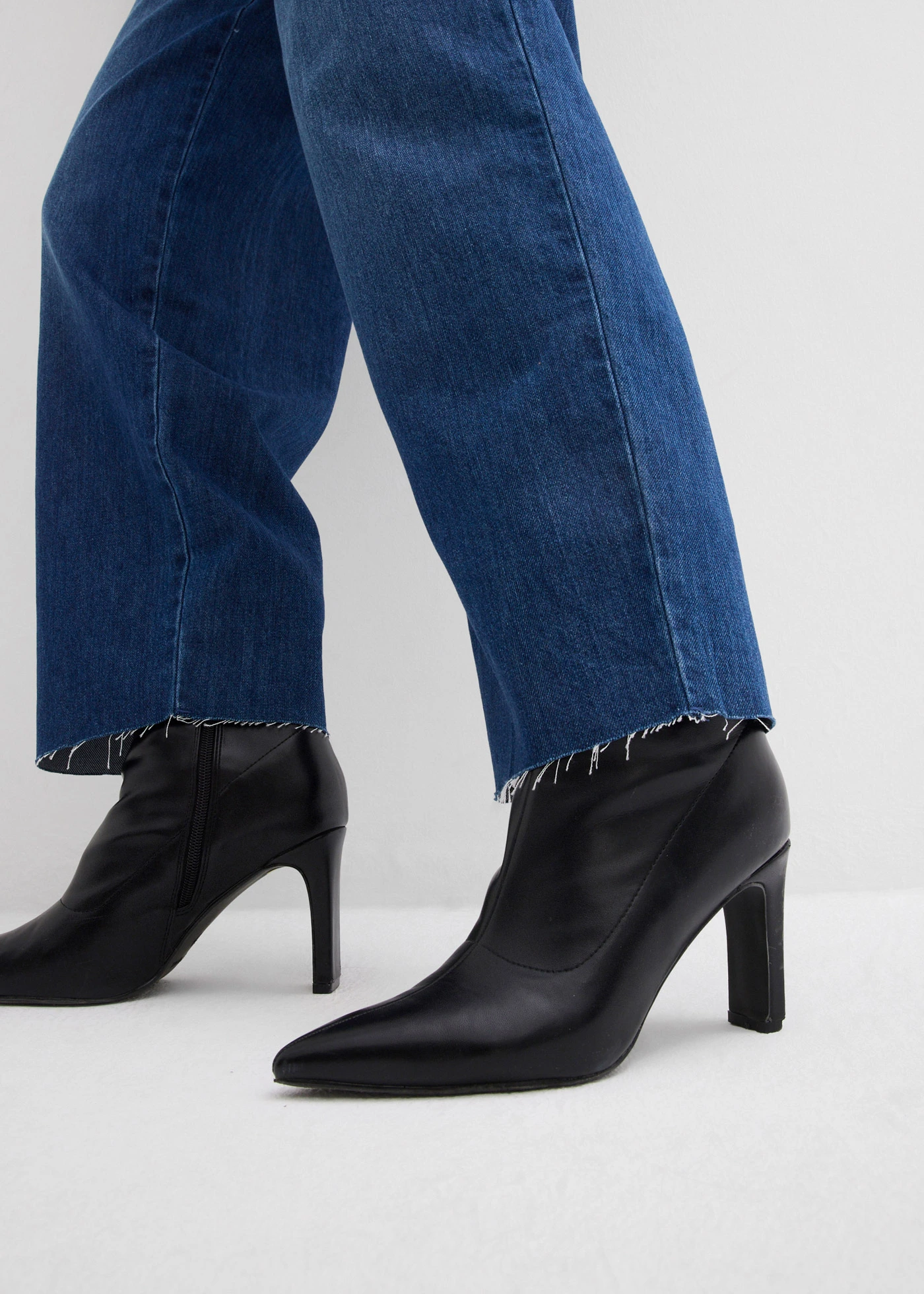 Baggy jeans, mid waist, soft • blau denim used • bonprix online shop