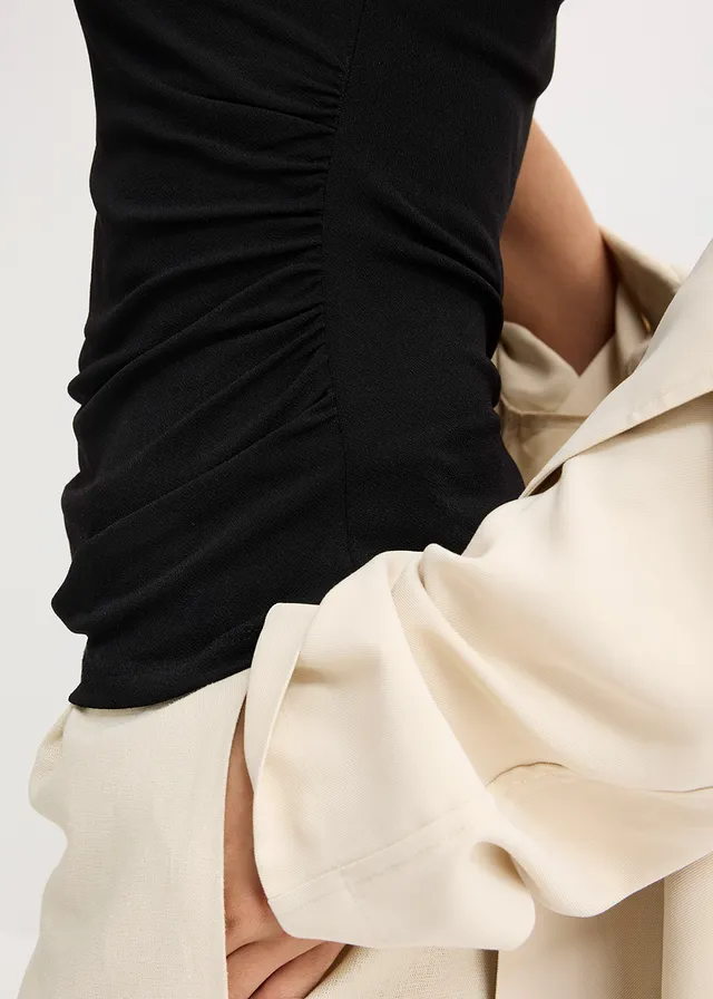 Jersey top met twist • zwart • product-page.page-title-suffix