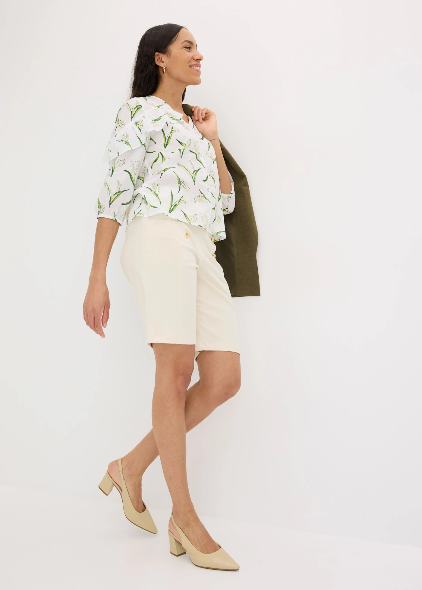 Gedessineerde blouse met volants • wit gebloemd • bonprix online shop