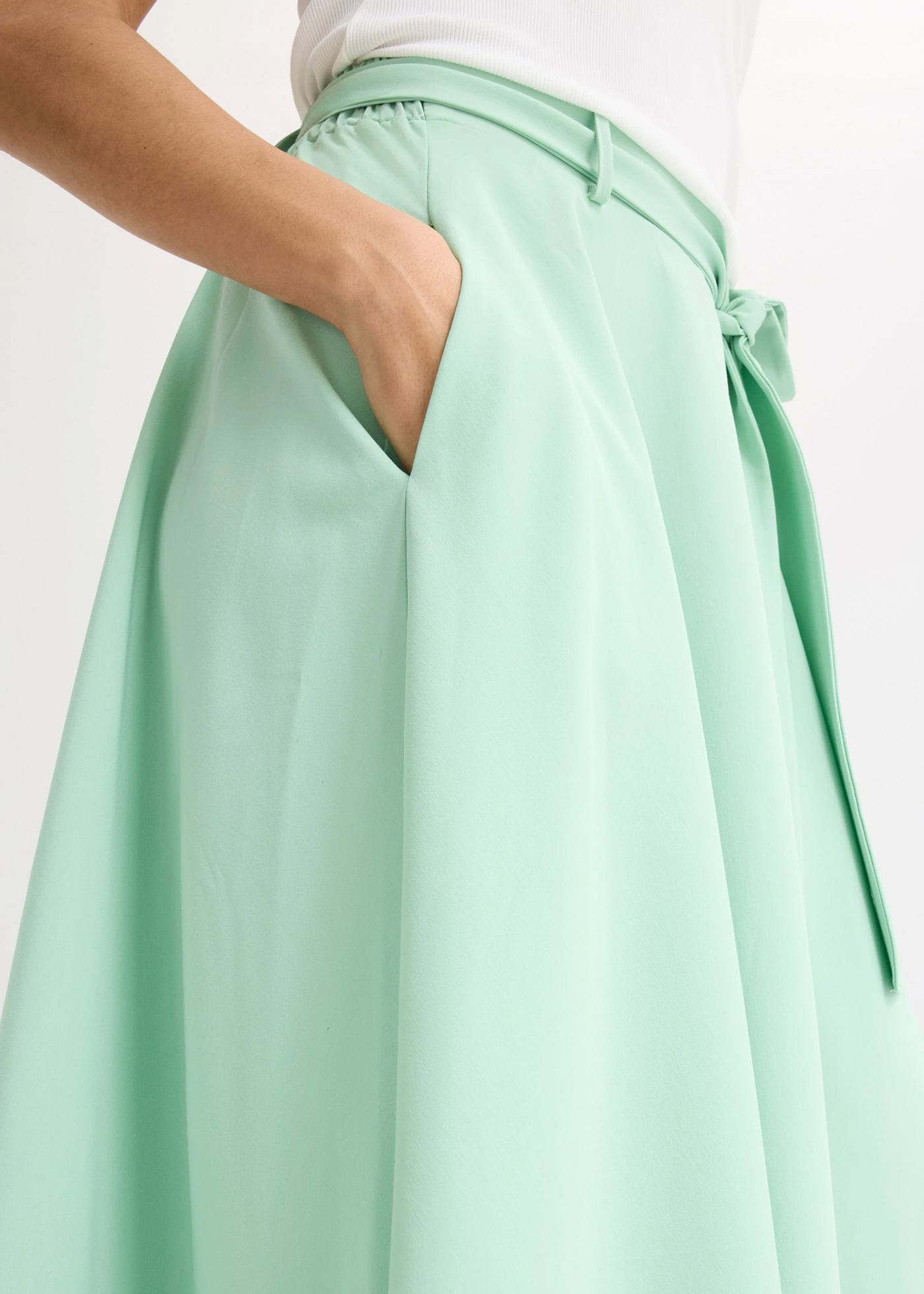 Maxi rok met satijnglans • mint • bonprix online shop
