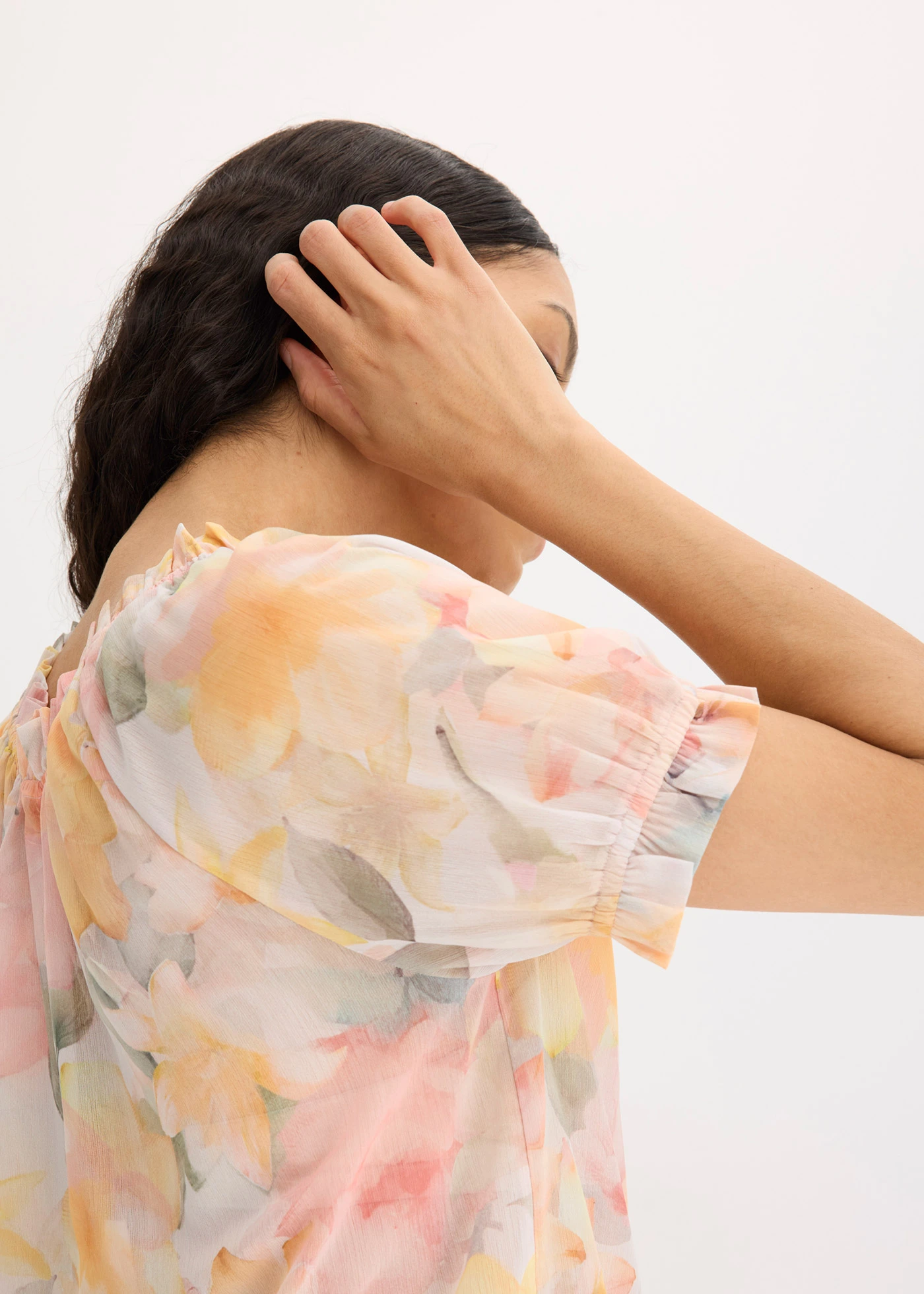 Chiffon blouse met groot decolleté • roze gebloemd • bonprix online shop