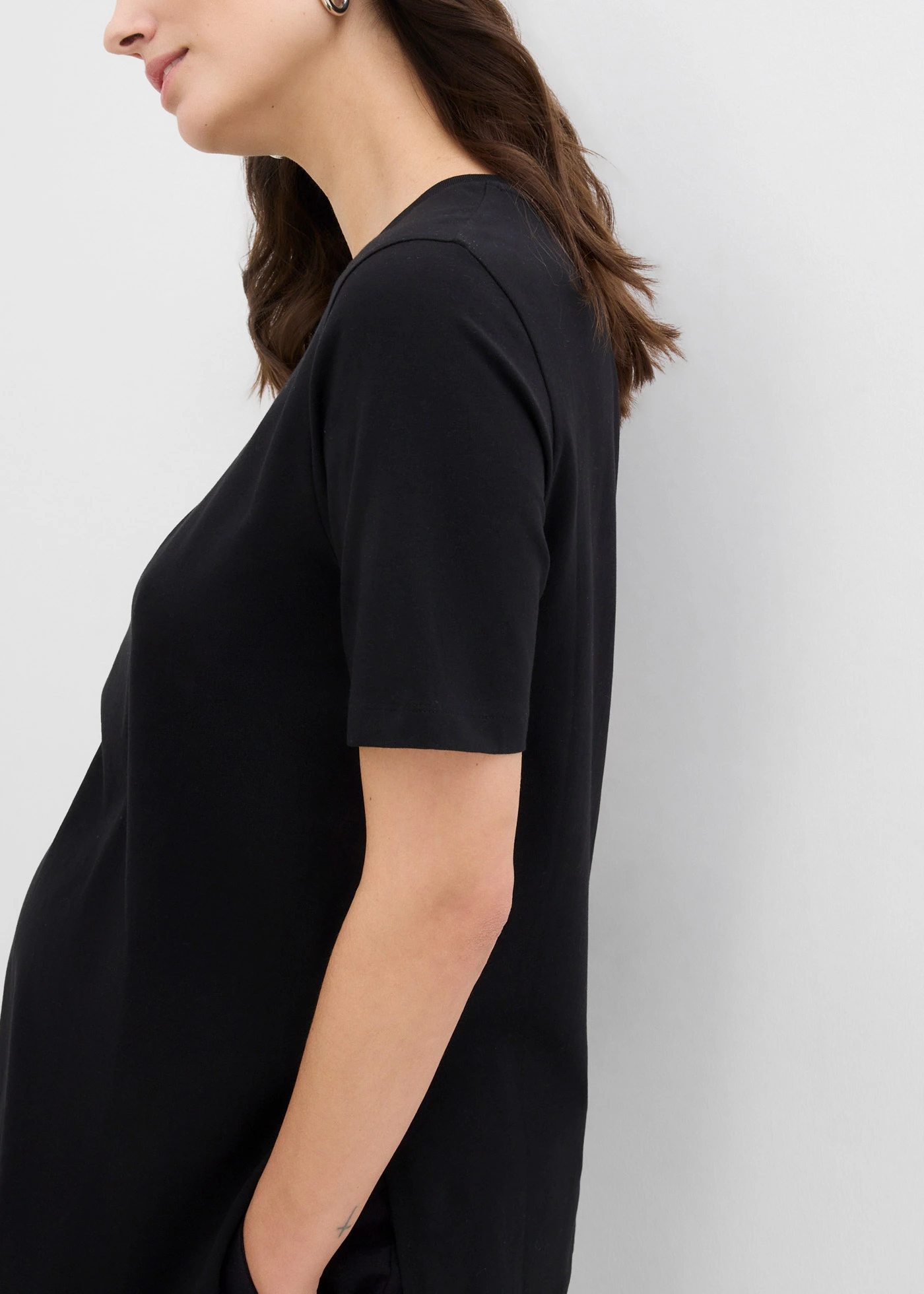 Bluză 2 în 1 pentru sarcină și alăptare din bumbac organic, cu șlițuri laterale • negru • magazin bonprix