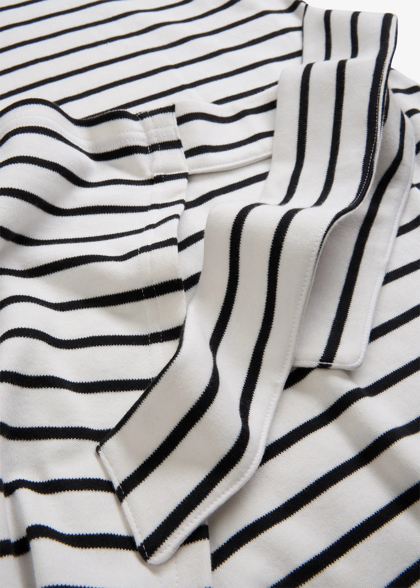 Robe en jersey 100% coton • blanc cassé-noir rayé • Boutique bonprix