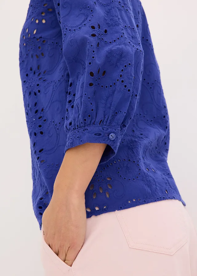 Blouse met broderie anglaise • saffierblauw • product-page.page-title-suffix
