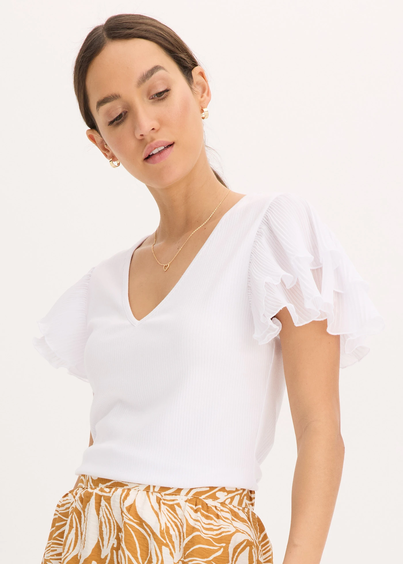 T-shirt à volants • blanc • Boutique bonprix