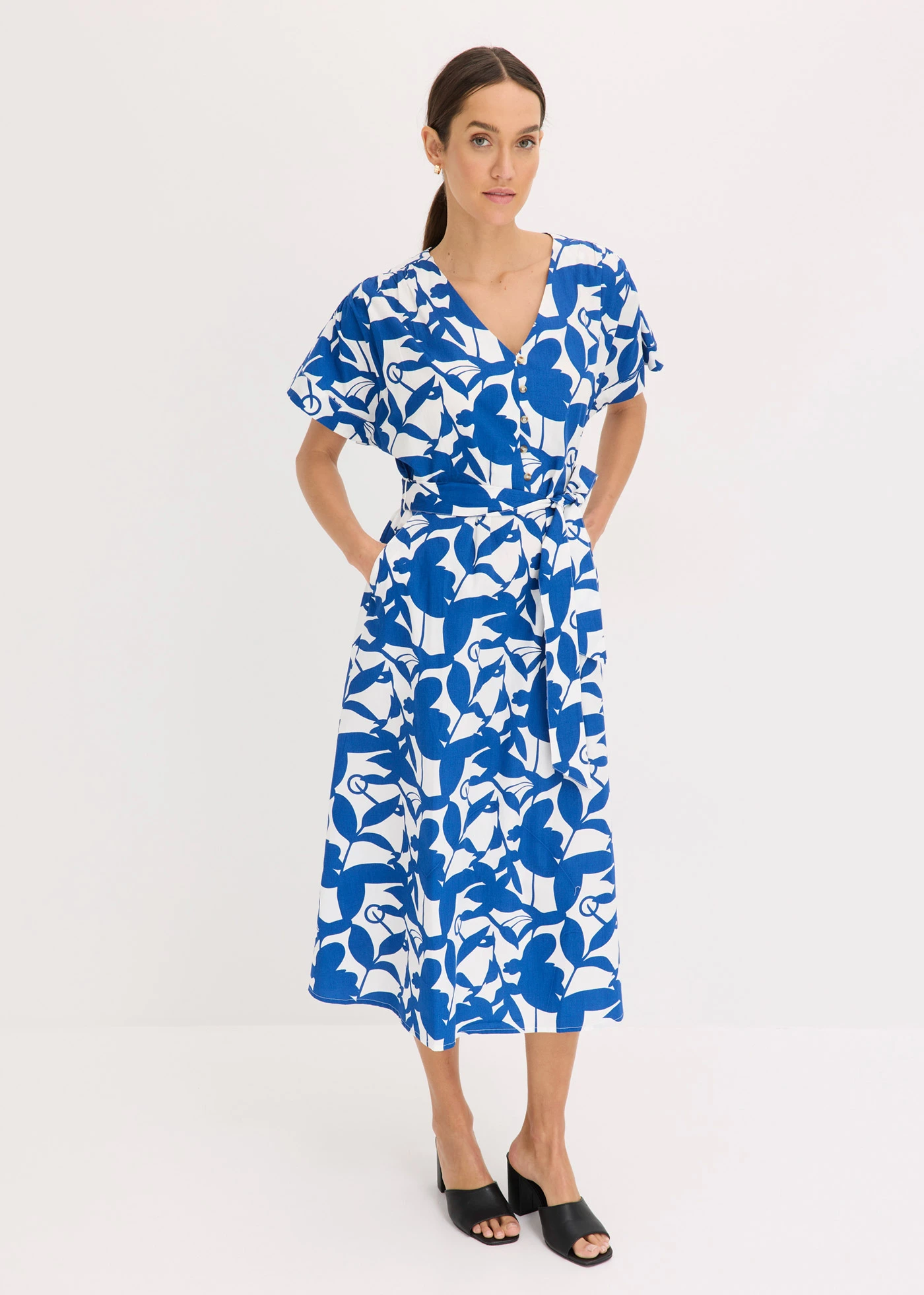 Robe midi • bleu arctique-écru imprimé • Boutique bonprix