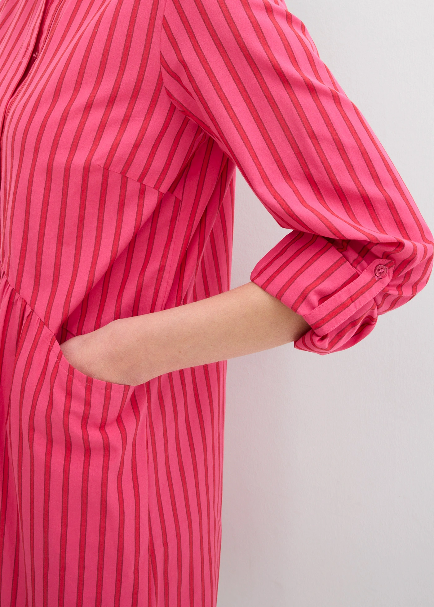 Rochie cu guler de cămașă din bumbac 100% • roșu-tomată/grena/pink închis cu dungi • magazin bonprix