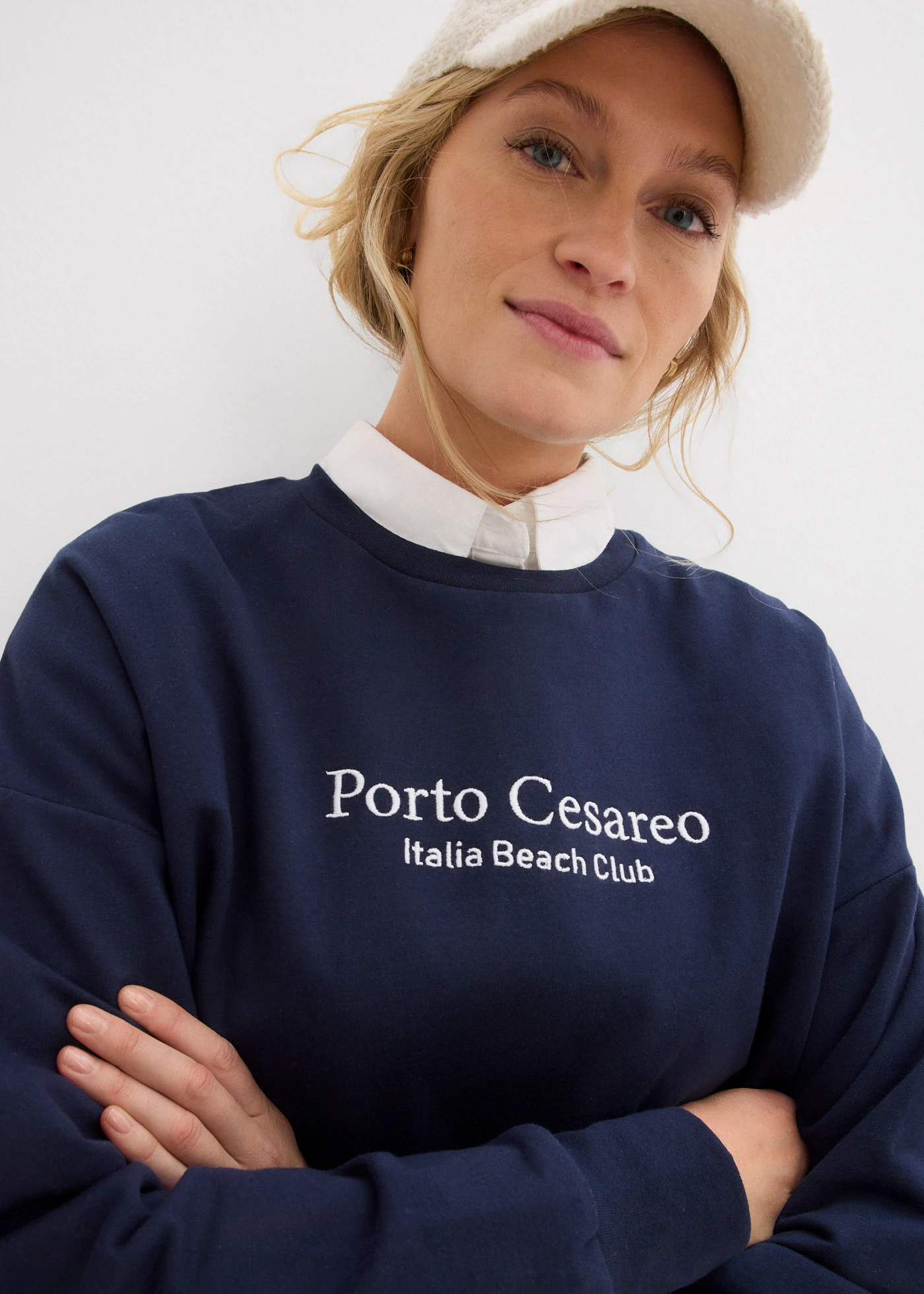 Oversized sweater met borduurwerk • donkerblauw • bonprix online shop