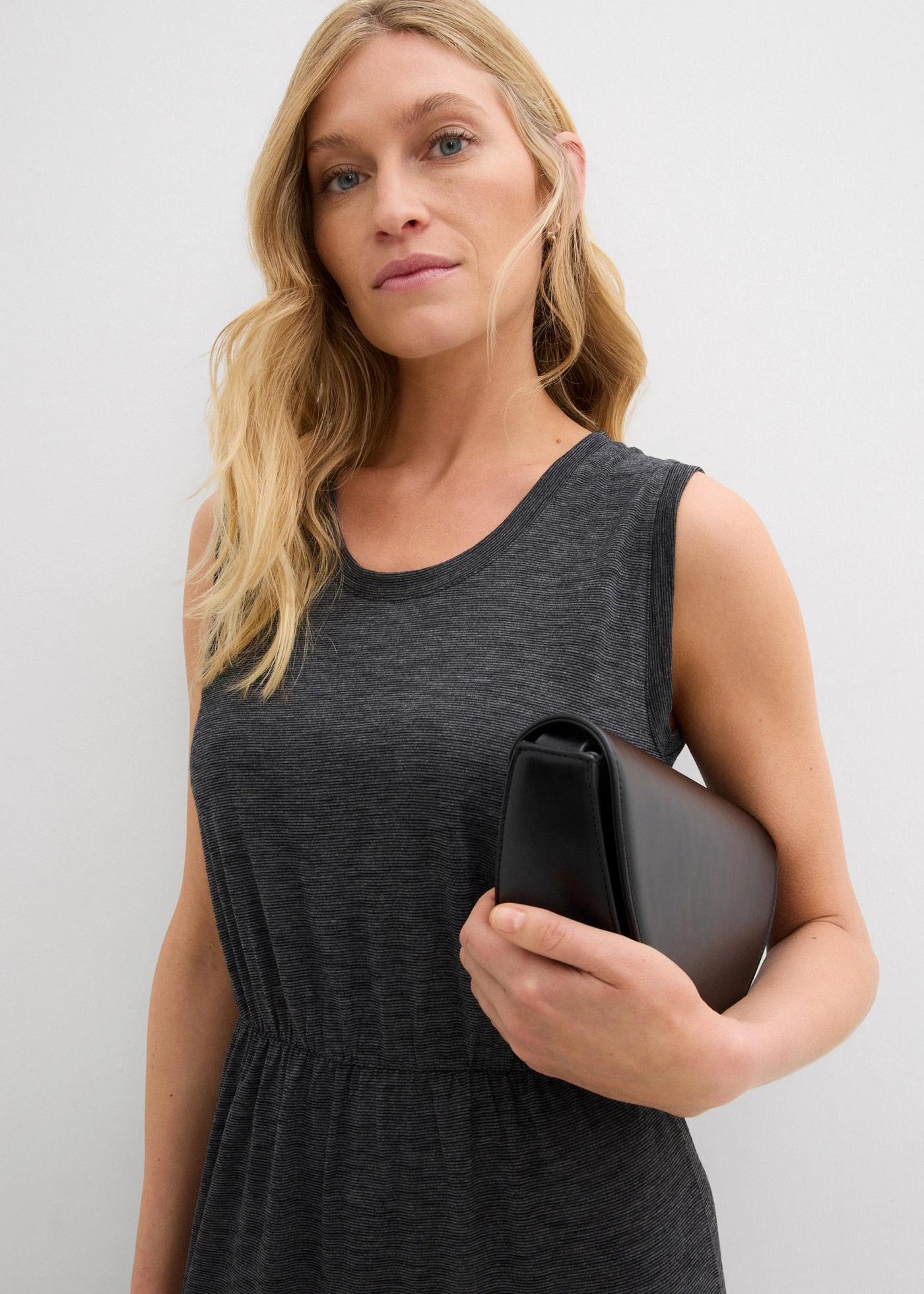 Jersey jurk van een viscosemix • zwart gemêleerd • bonprix online shop