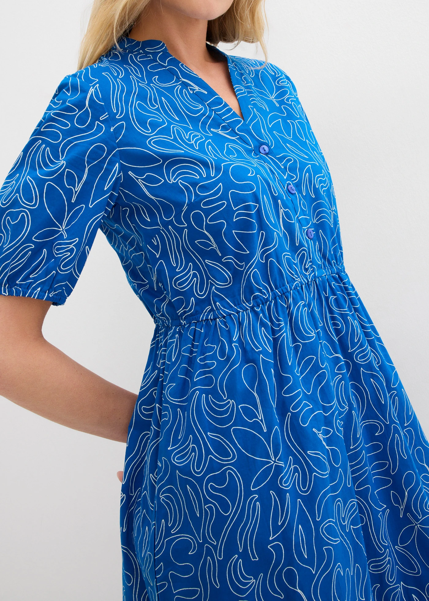 Široké midi šaty z čisté bavlny • arktická modro-přírodní bílá s potiskem • bonprix obchod