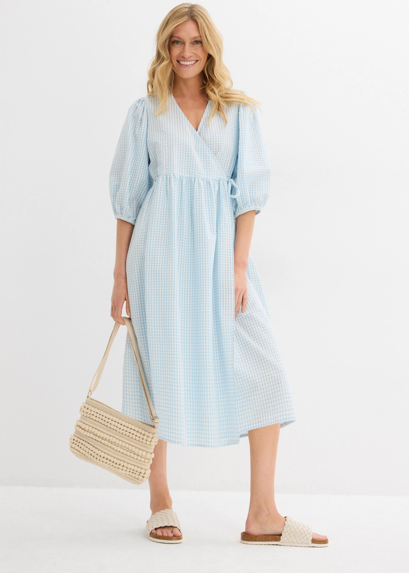 Rochie petrecută din material texturat • bleu-gheață/ecru cadrilat • magazin bonprix