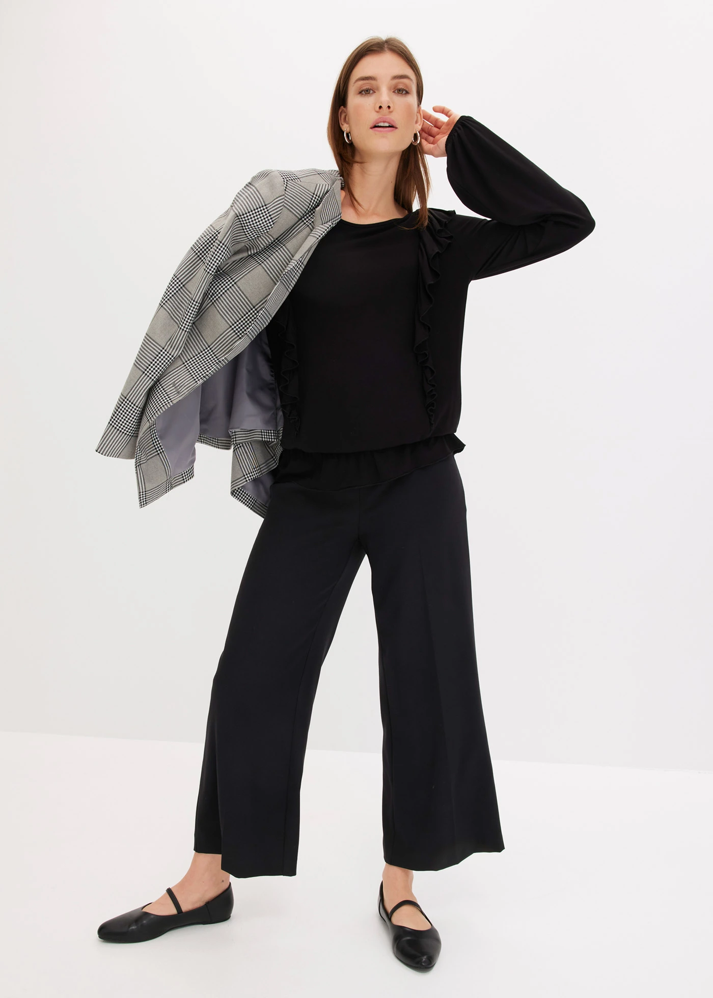 Shirt met volants • zwart • bonprix online shop