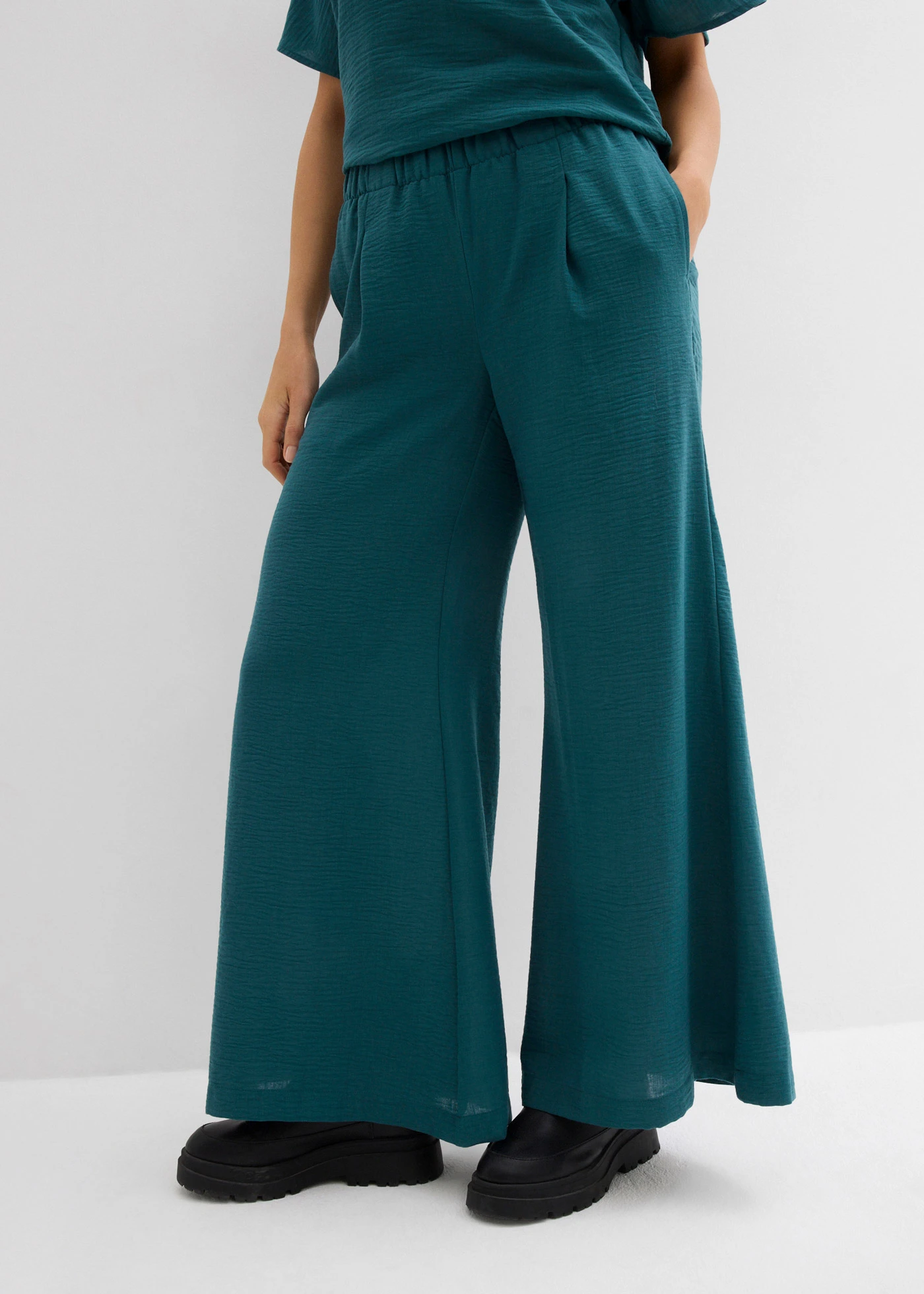 Palazzo broek met plooien • pepergroen • bonprix online shop