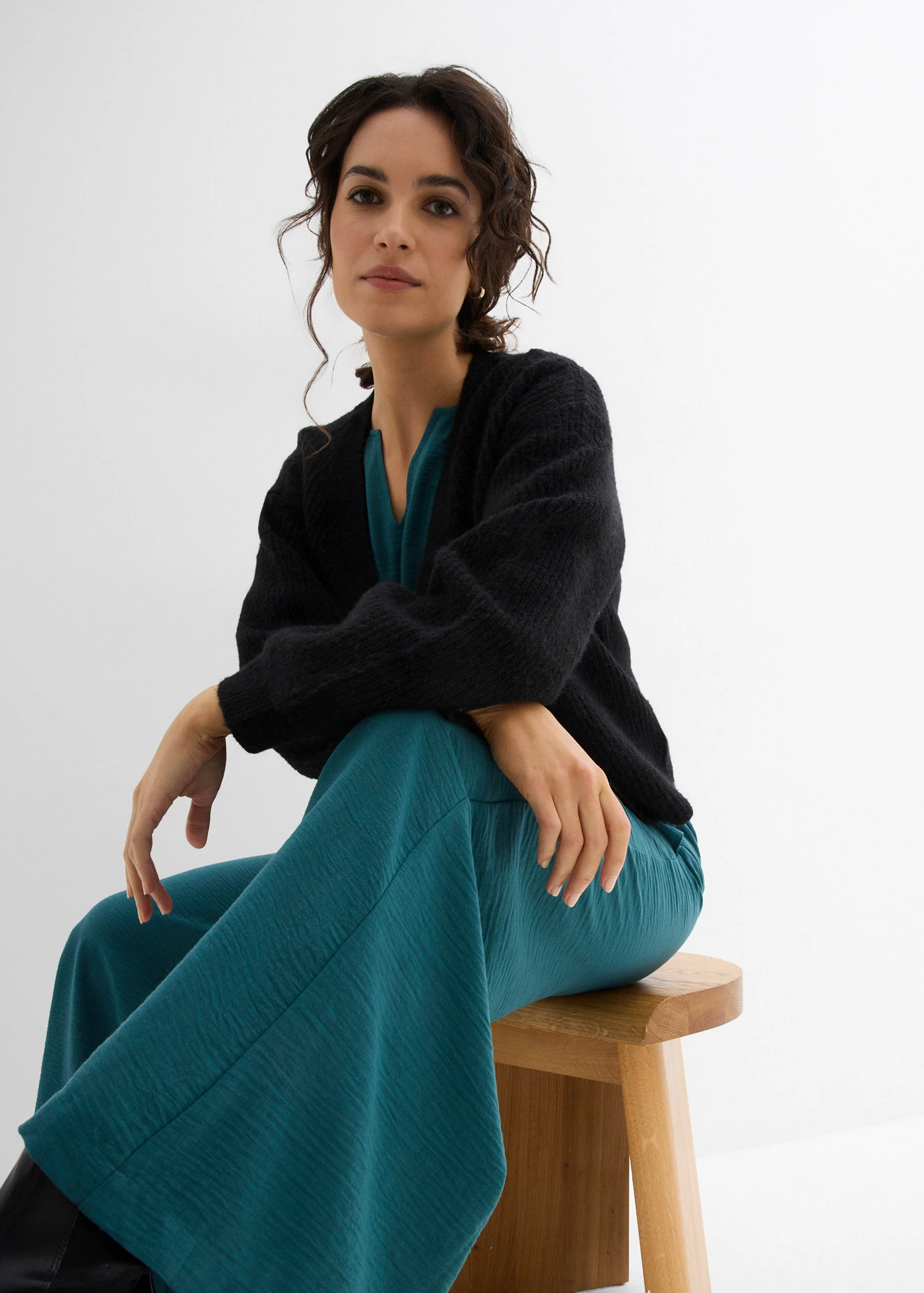 Palazzo broek met plooien • pepergroen • bonprix online shop