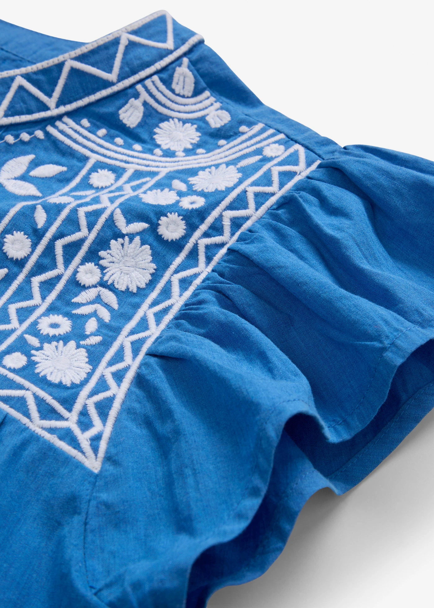 Tunika s podílem hedvábí a výšivkou • ledovcově modrá • bonprix obchod