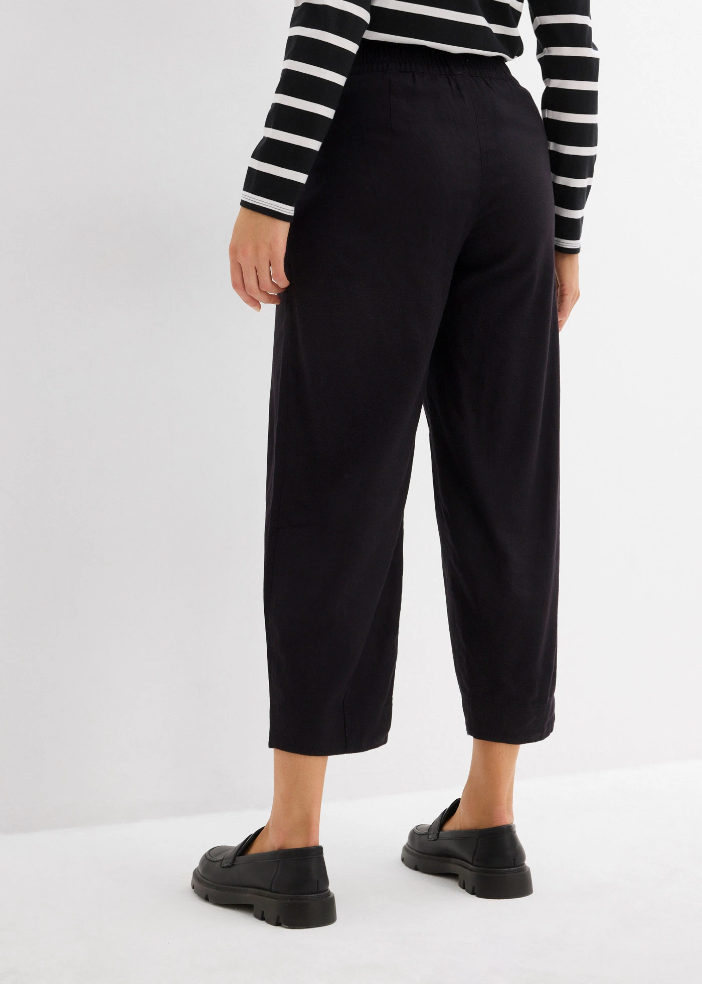Pantaloni cu talie elastică, lungime 7/8, cu in • negru • magazin bonprix