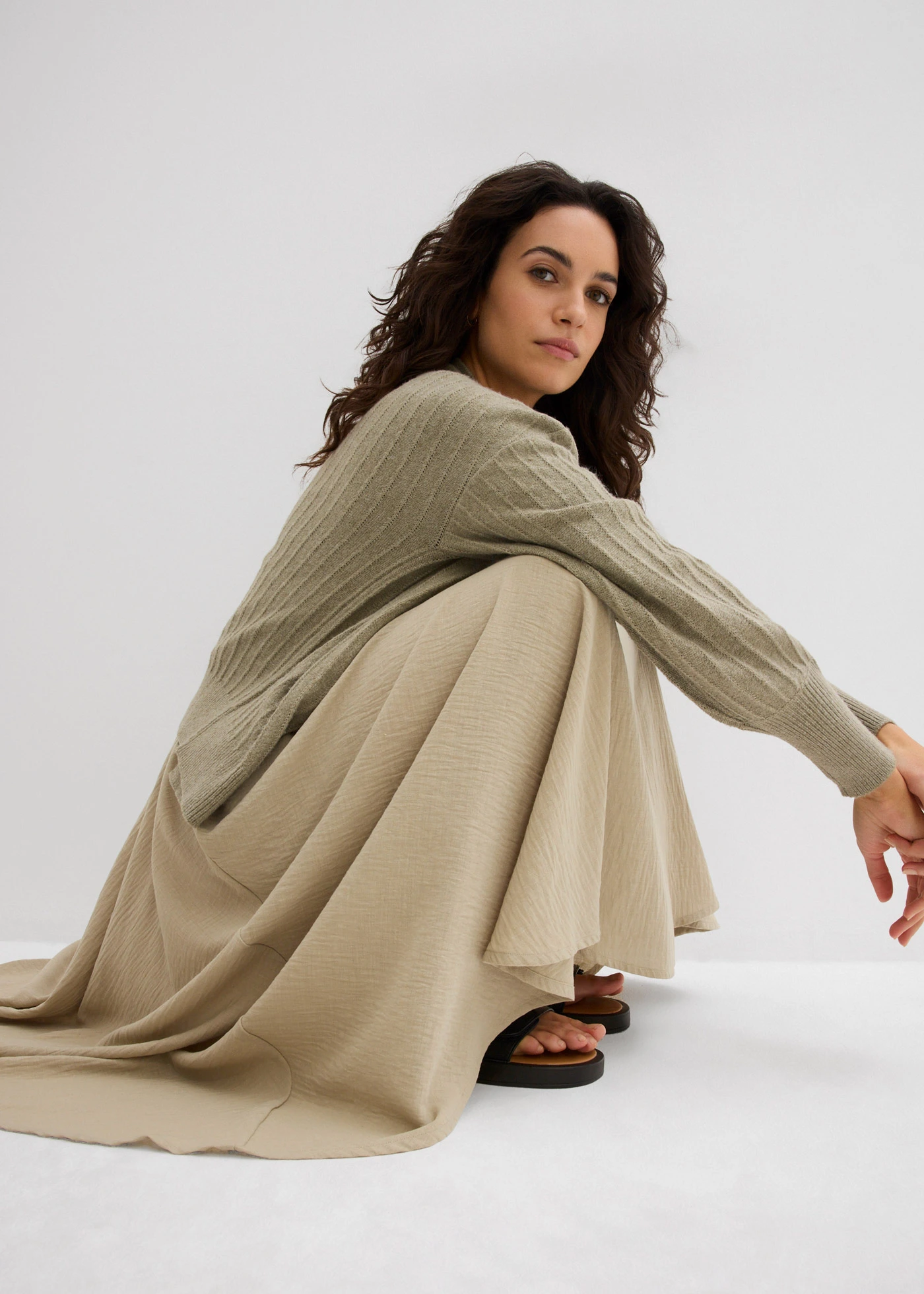 Maxi rok met een comfortabele band • rookkaki • bonprix online shop