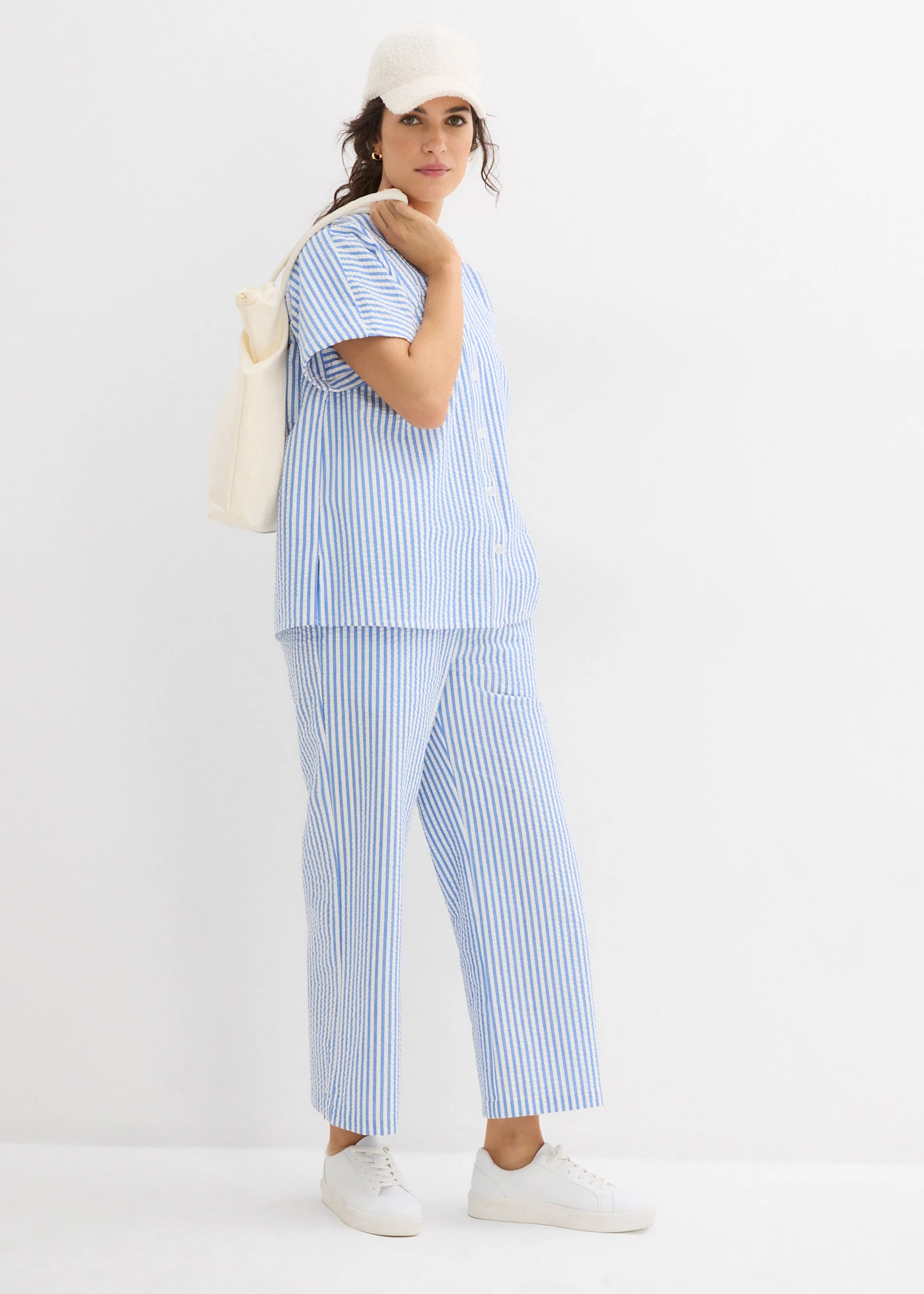 Seersucker blouse met korte mouwen • gletsjerblauw-wolwit gestreept • bonprix online shop