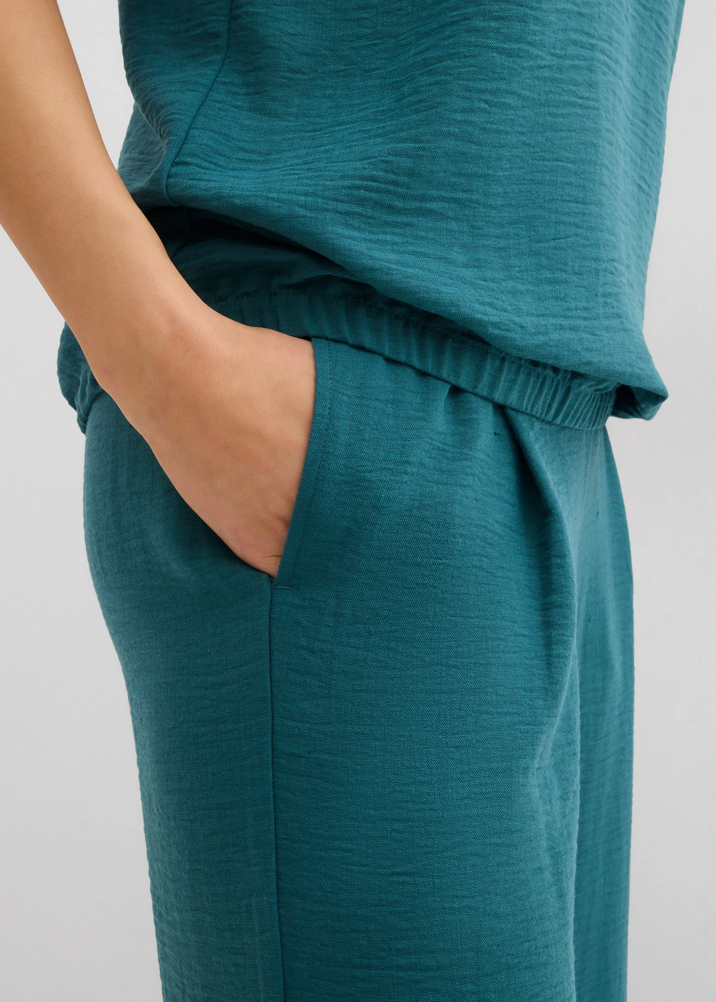 Oversized blouse met elastische zoom • pepergroen • bonprix online shop