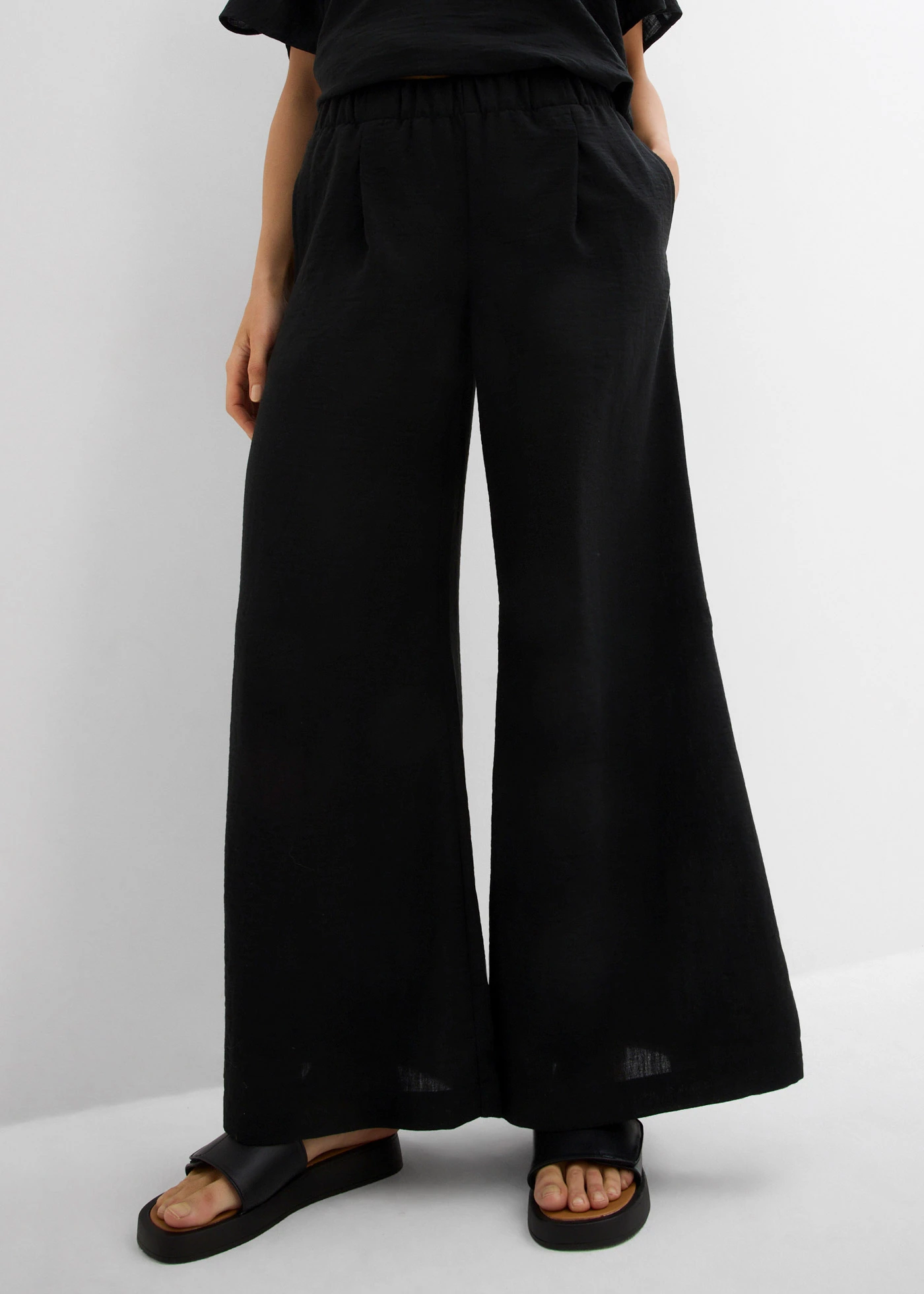 Palazzo broek met plooien • zwart • bonprix online shop