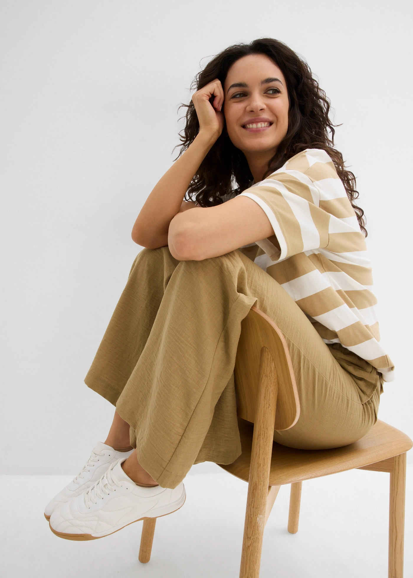 Palazzo broek met plooien • licht olijfgroen • bonprix online shop