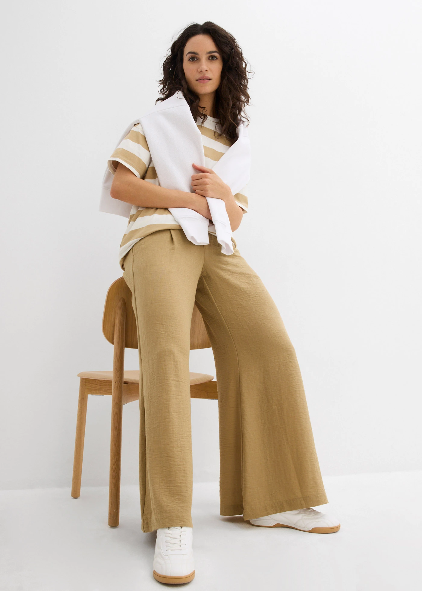 Palazzo broek met plooien • licht olijfgroen • bonprix online shop