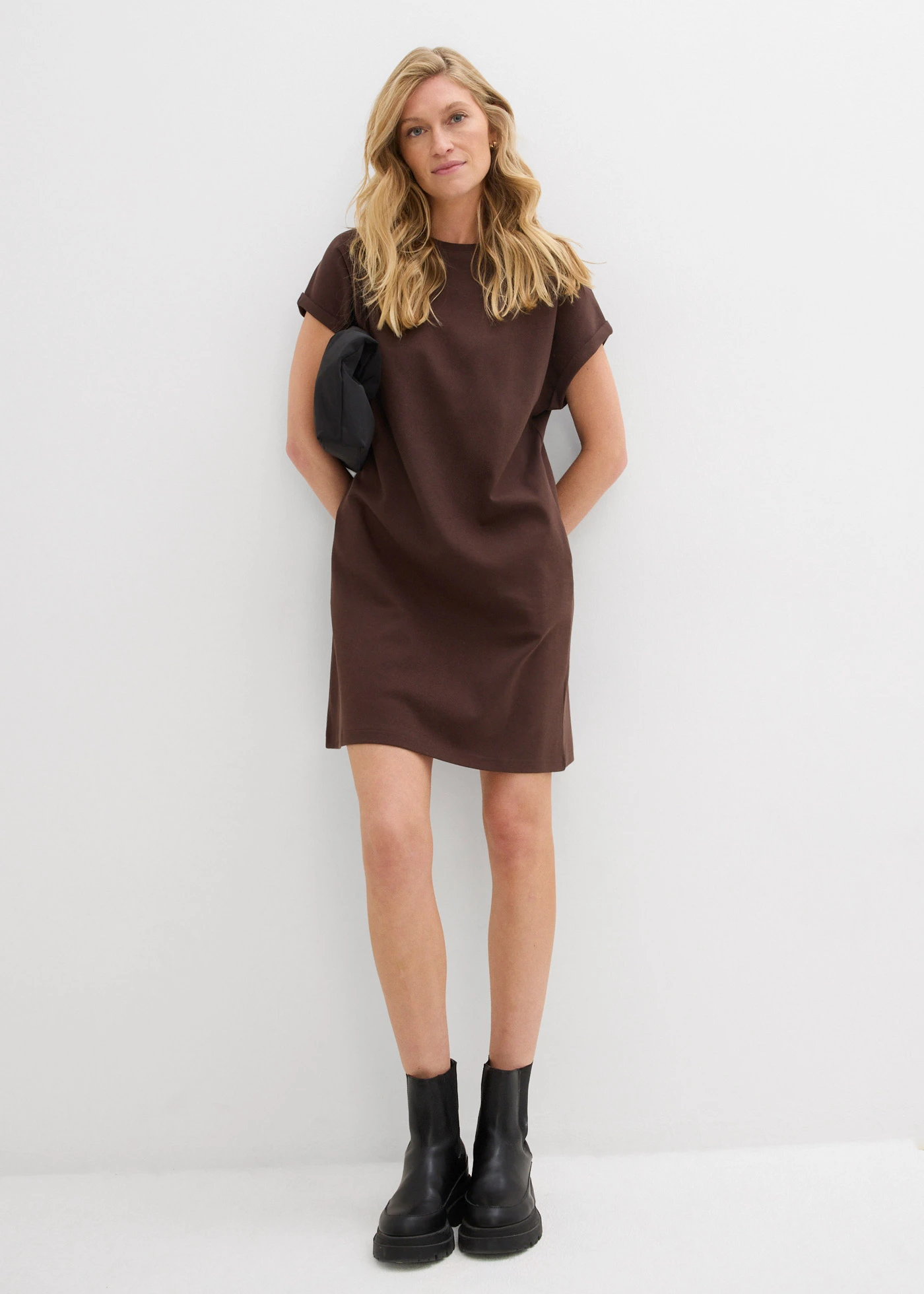 Rochie mini din material greu Interlock • maro închis • magazin bonprix