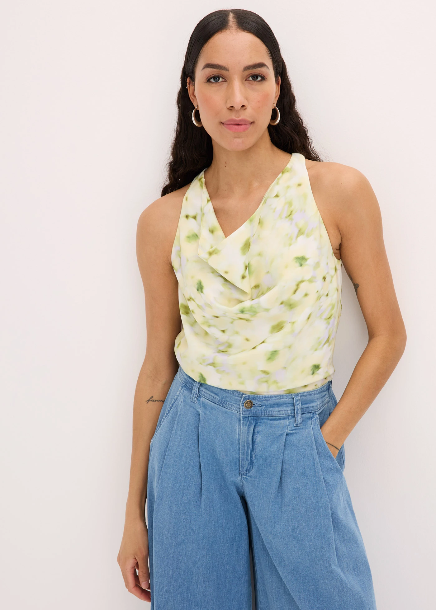 Blousetop in satijnlook • wolwit gedessineerd • bonprix online shop