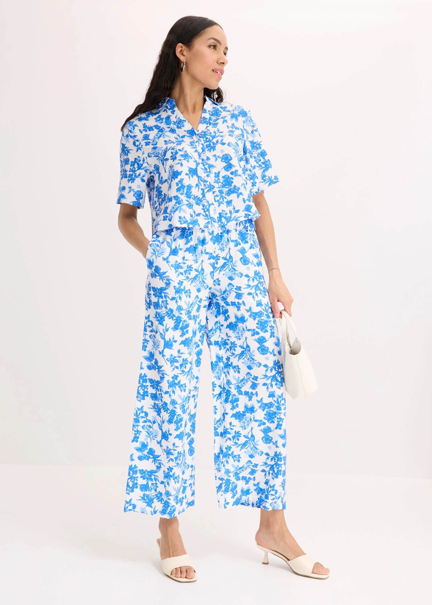 Chemisier manches courtes doux et fluide • blanc imprimé • Boutique bonprix