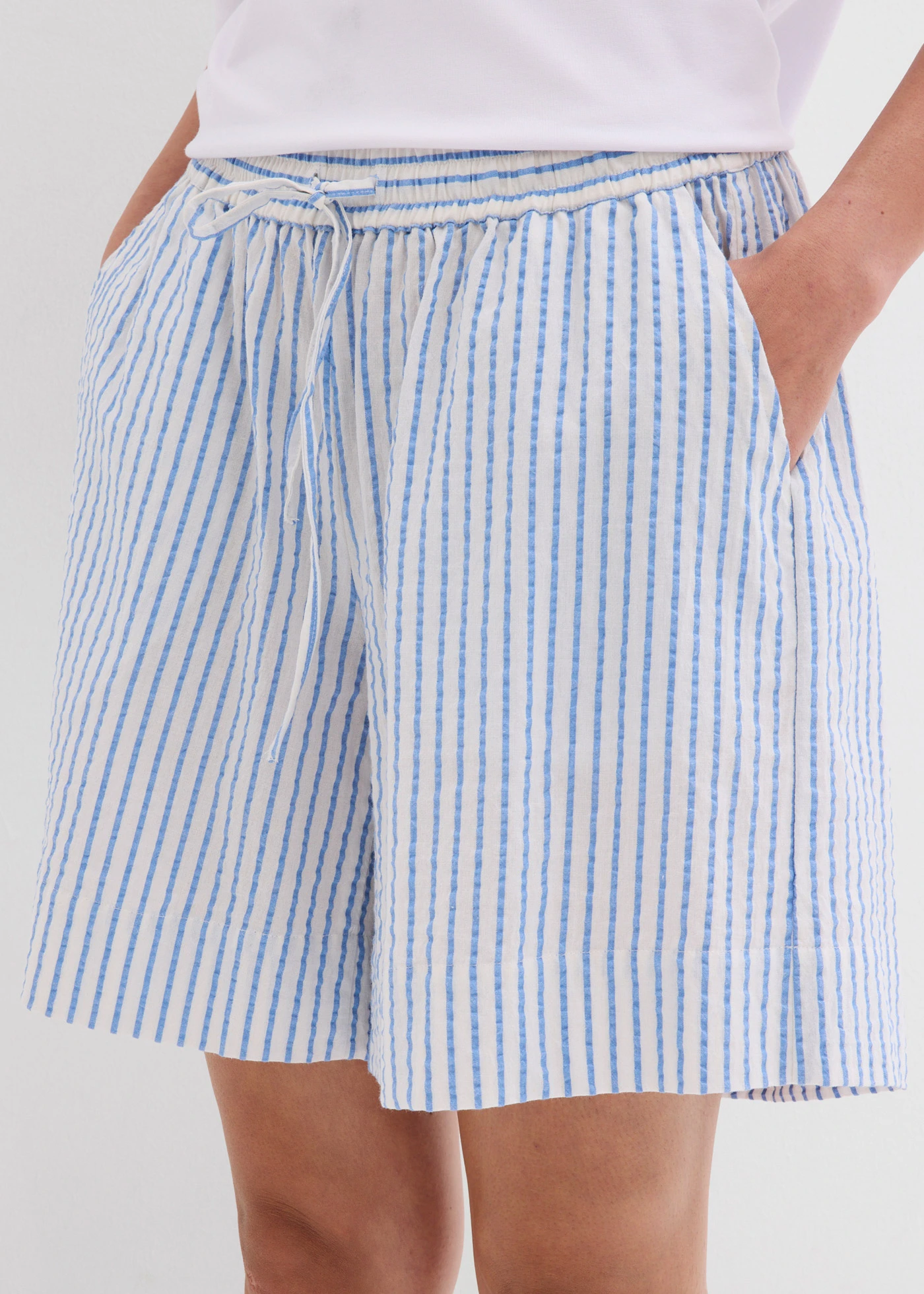 Šortky z čisté bavlny • světle modro-přírodní bílá s podélnými proužky • bonprix obchod