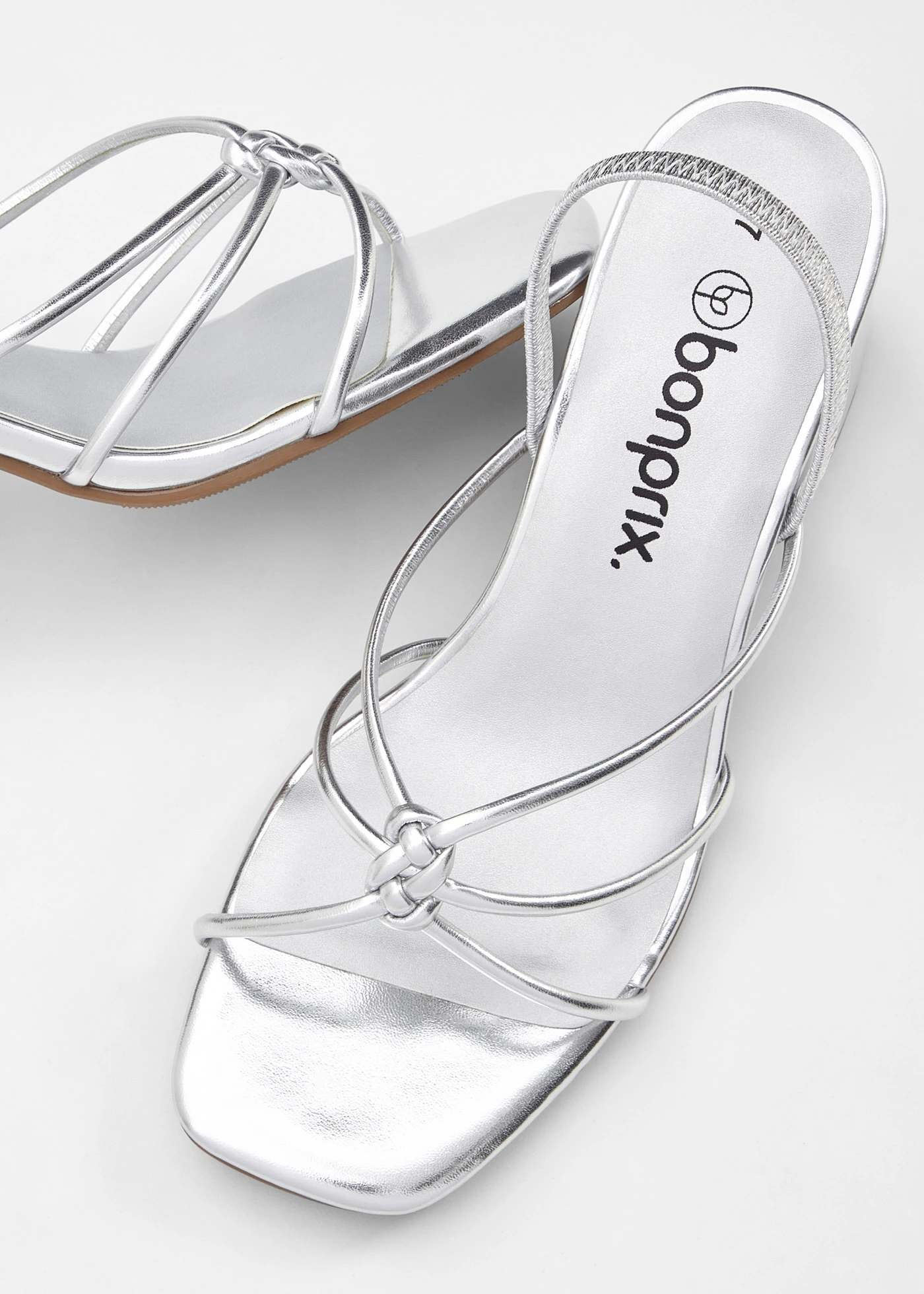 Řemínkové sandály se špalíkovým podpatkem • stříbrná • bonprix obchod