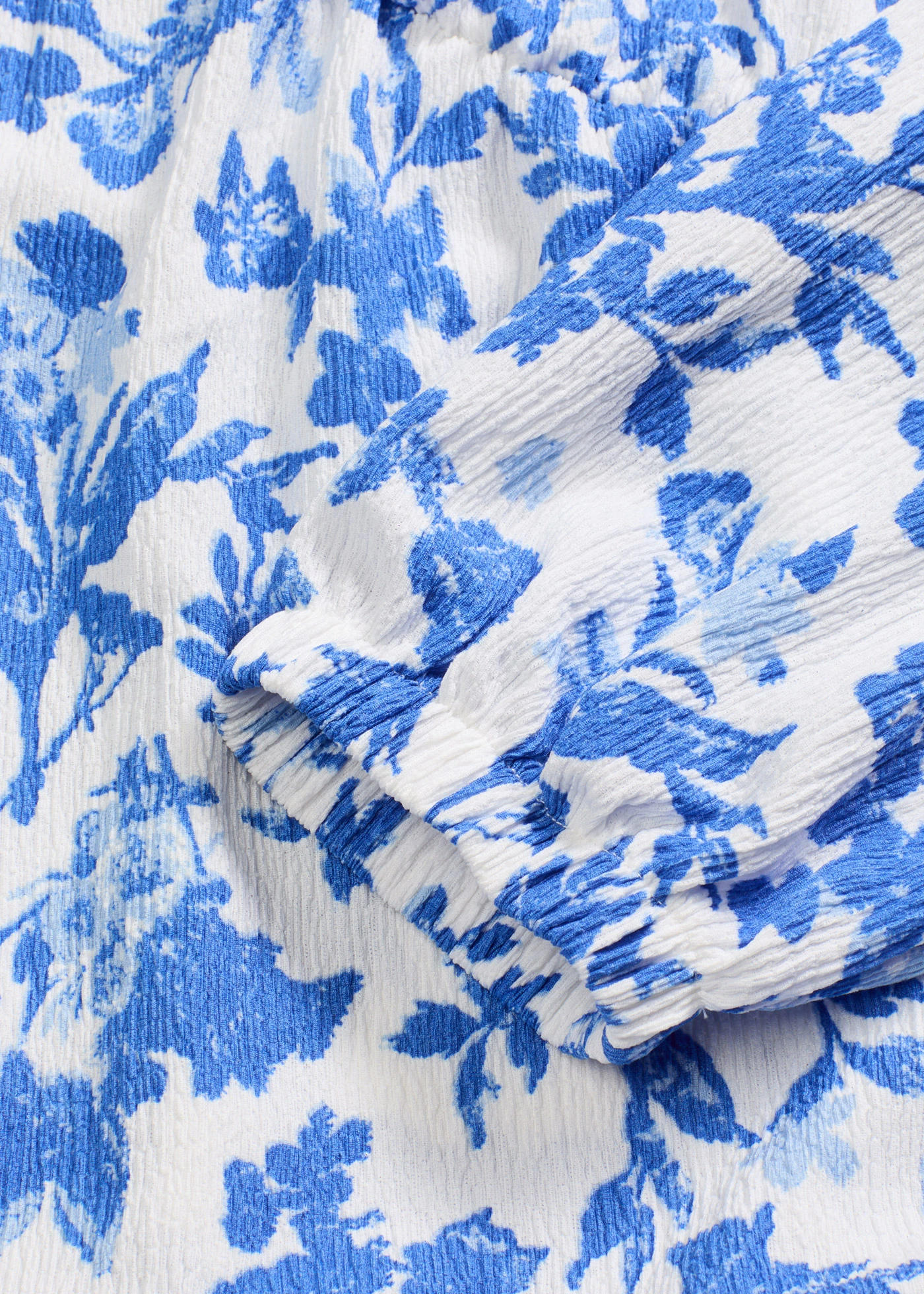 Robe imprimée en jersey • blanc-bleu glacier floral • Boutique bonprix