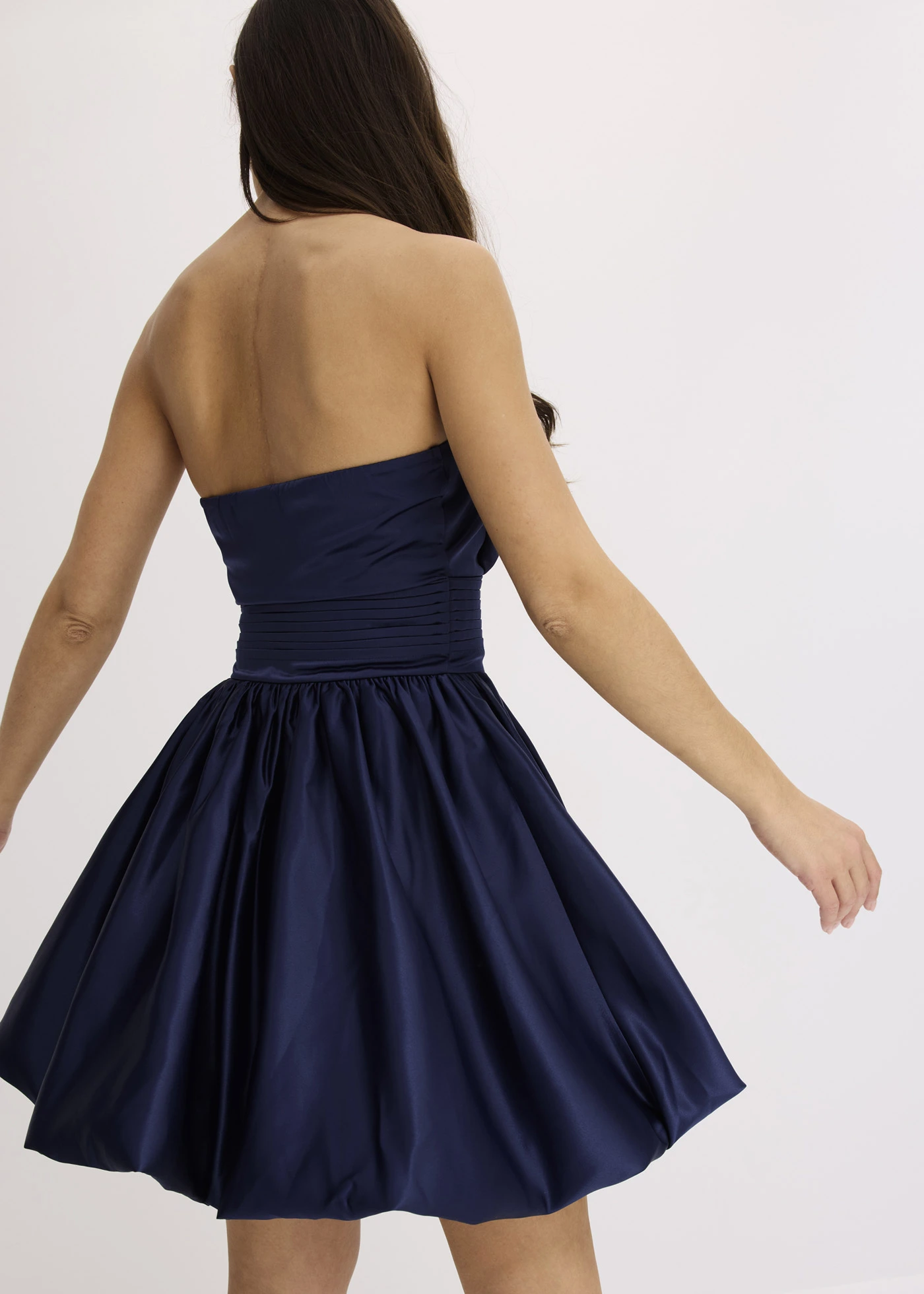 Jurk van glanzend satijn, ballonmodel • donkerblauw • bonprix online shop