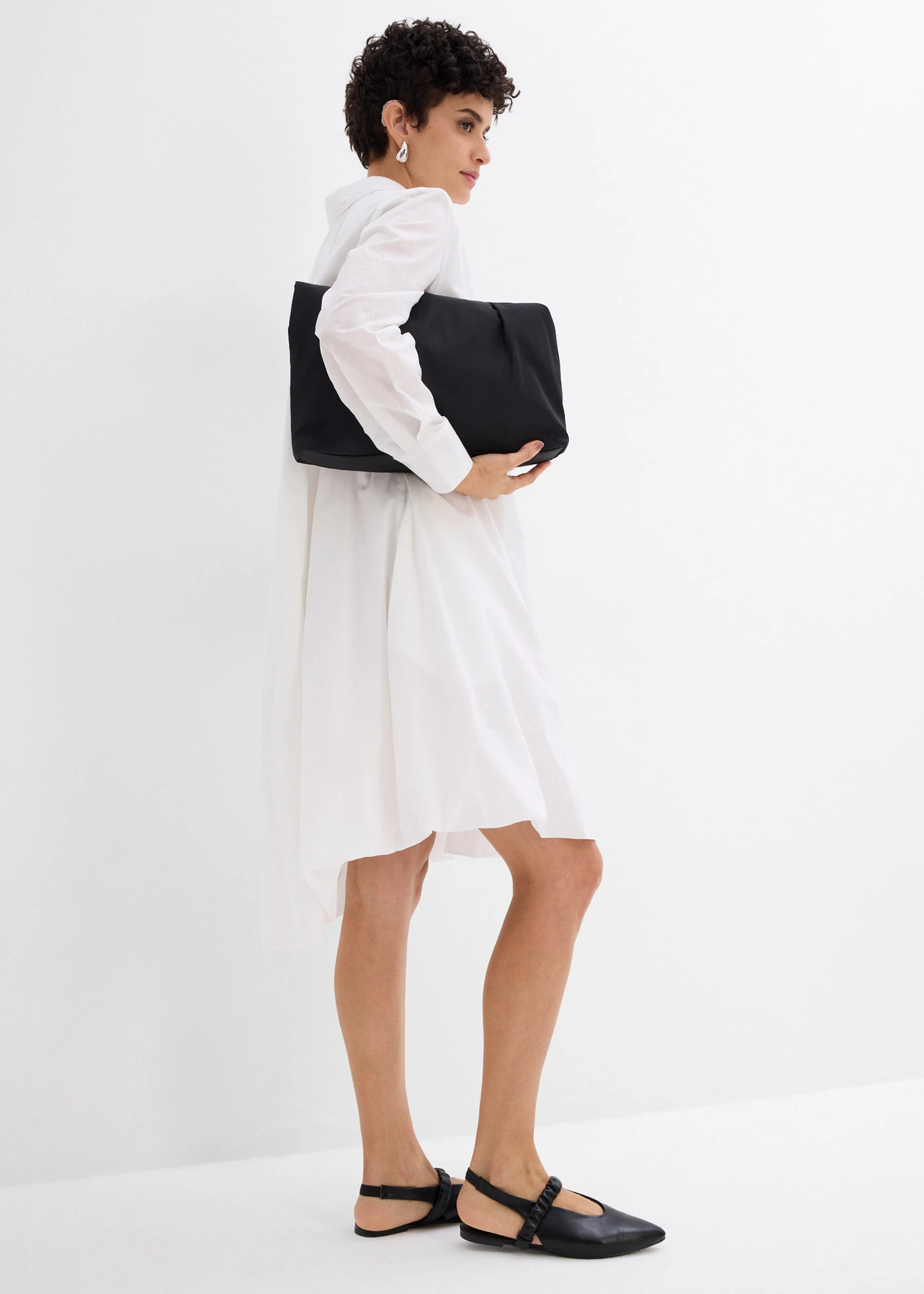 Košilové šaty s balónovým spodním okrajem, z čisté bavlny • bílá • bonprix obchod