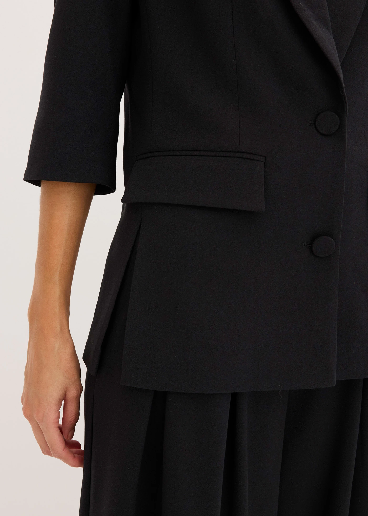 Blazer tendance à épaulettes • noir • Boutique bonprix